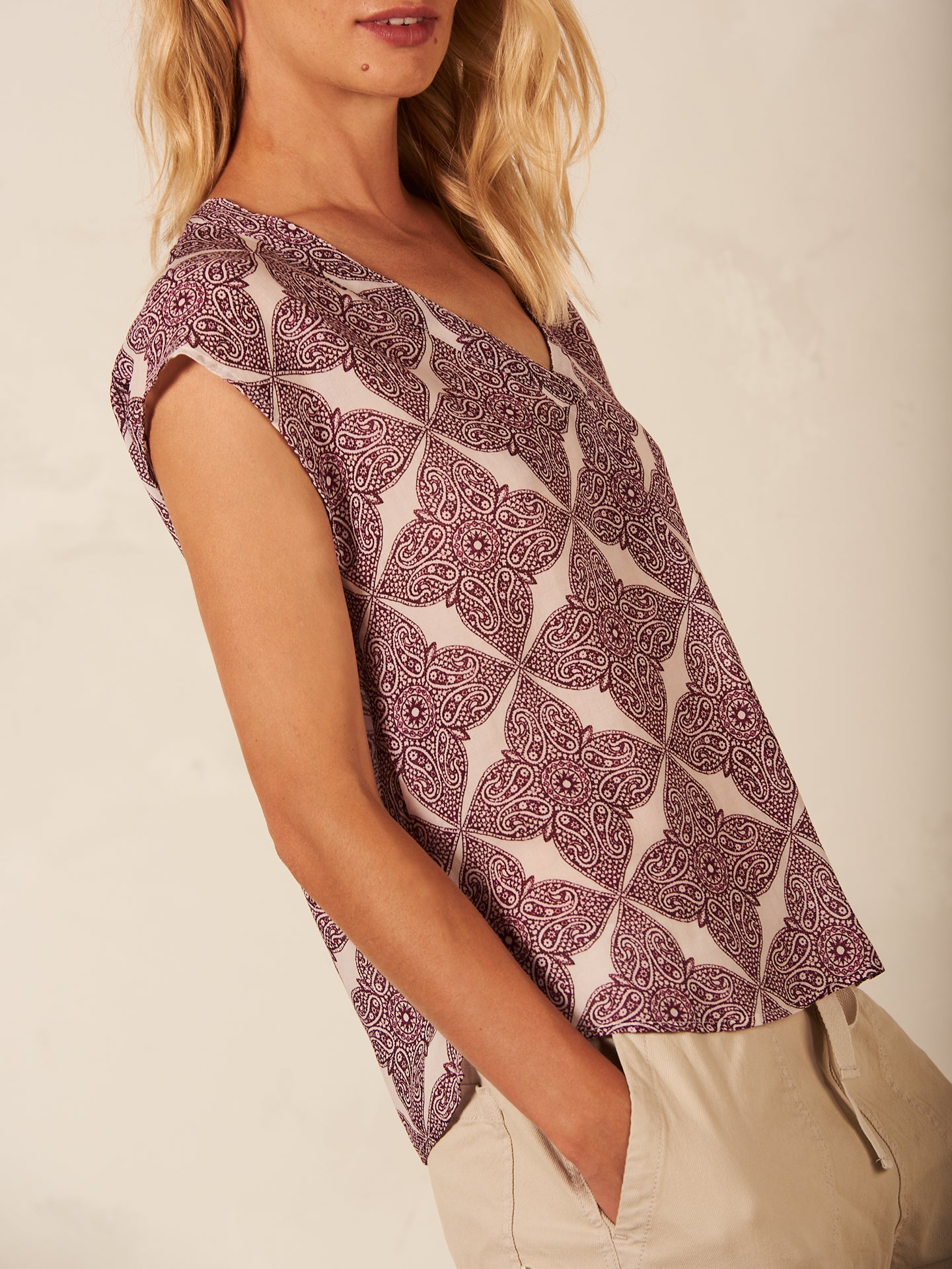 Bluse mit V-Ausschnitt