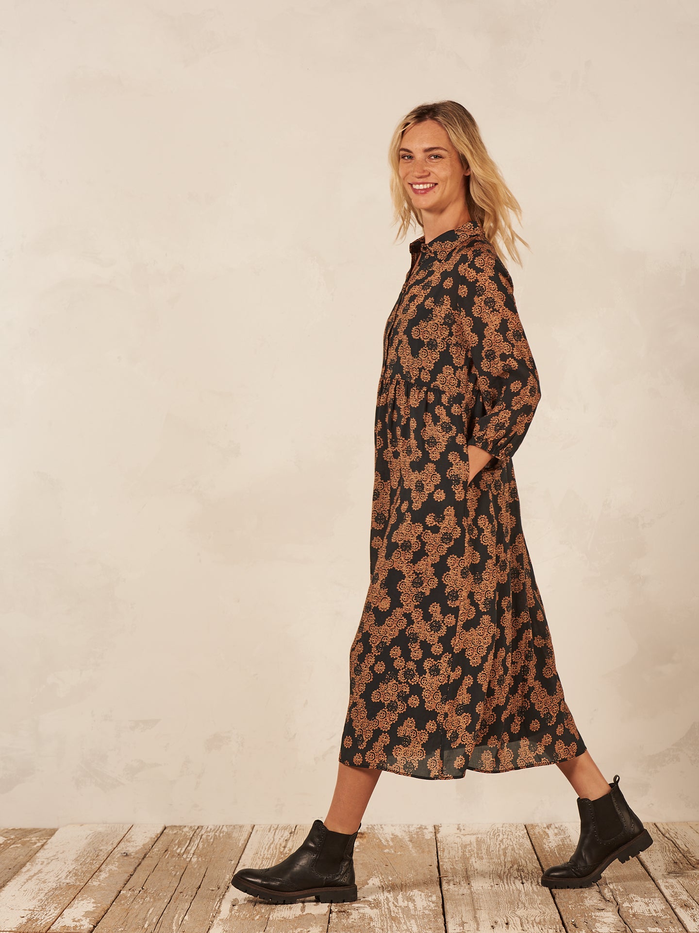 Vestito con colletto