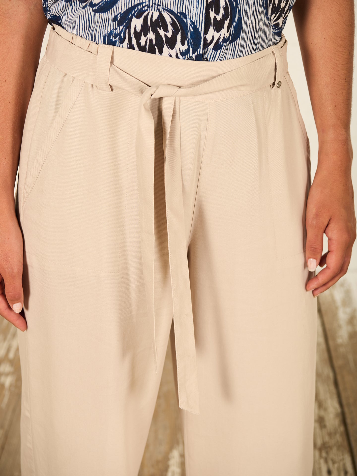Wide-leg trousers