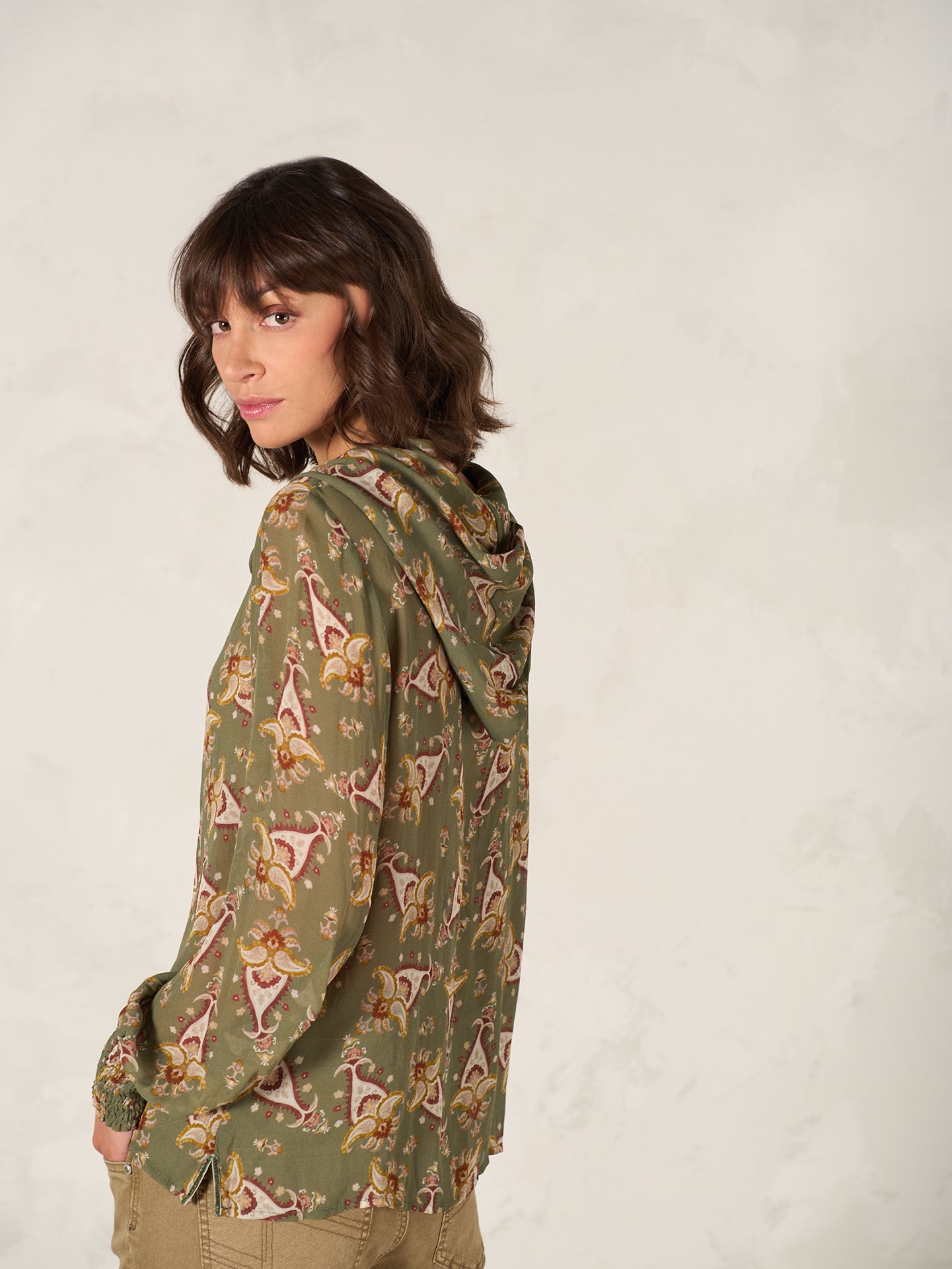 Bluse mit Kapuze