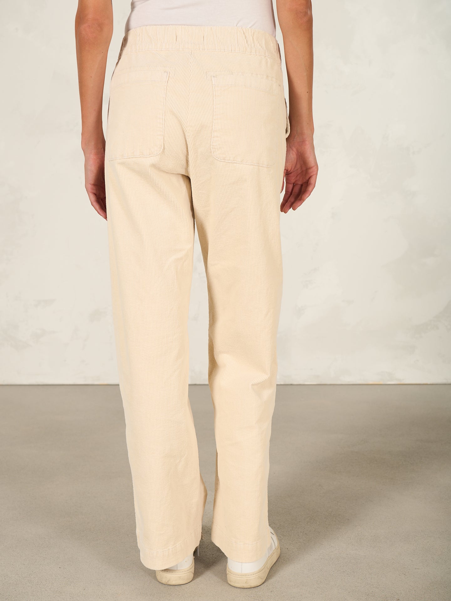 Wide-leg trousers