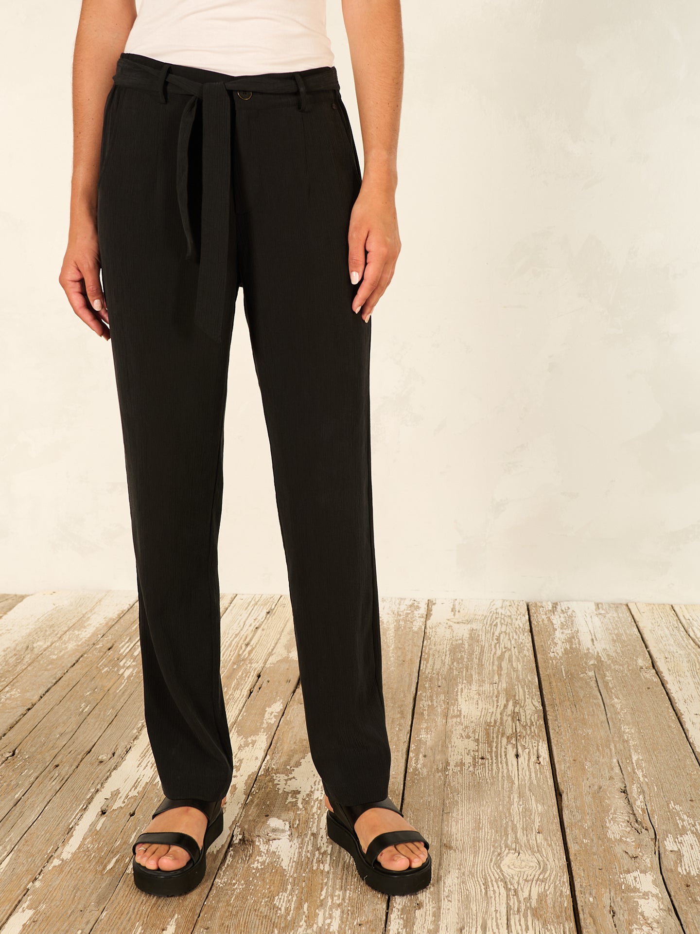 Pants with elastic waistband