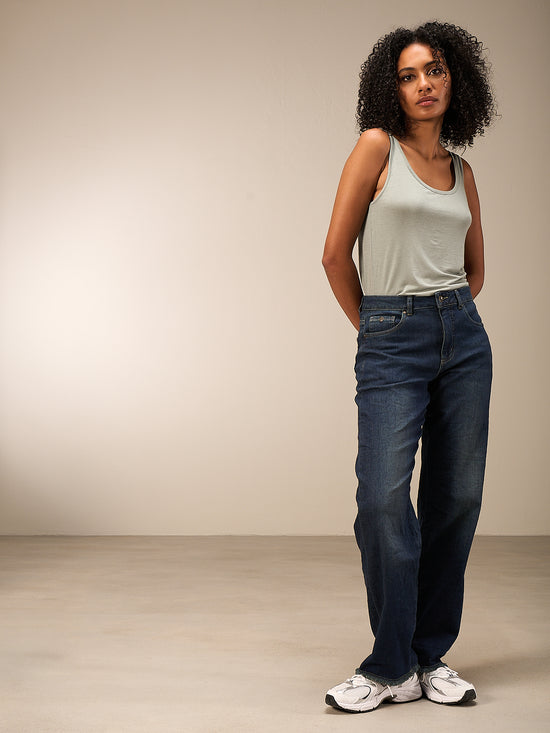 Straight-leg jeans