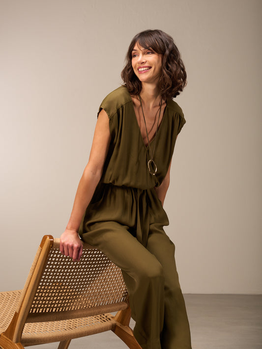 Jumpsuit mit V-Ausschnitt