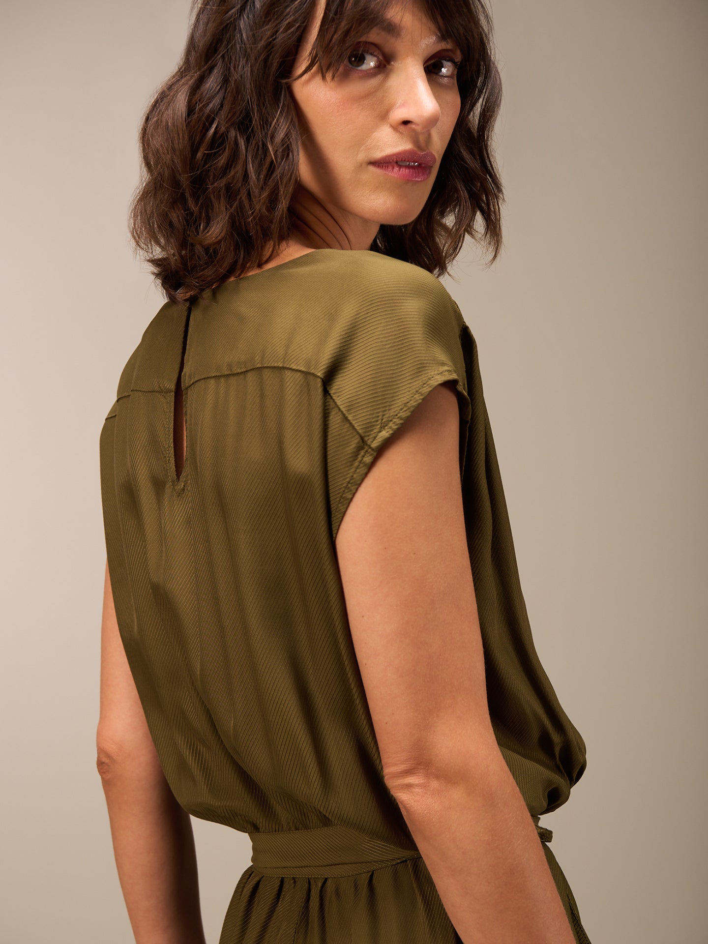 Tuta jumpsuit con scollo a V