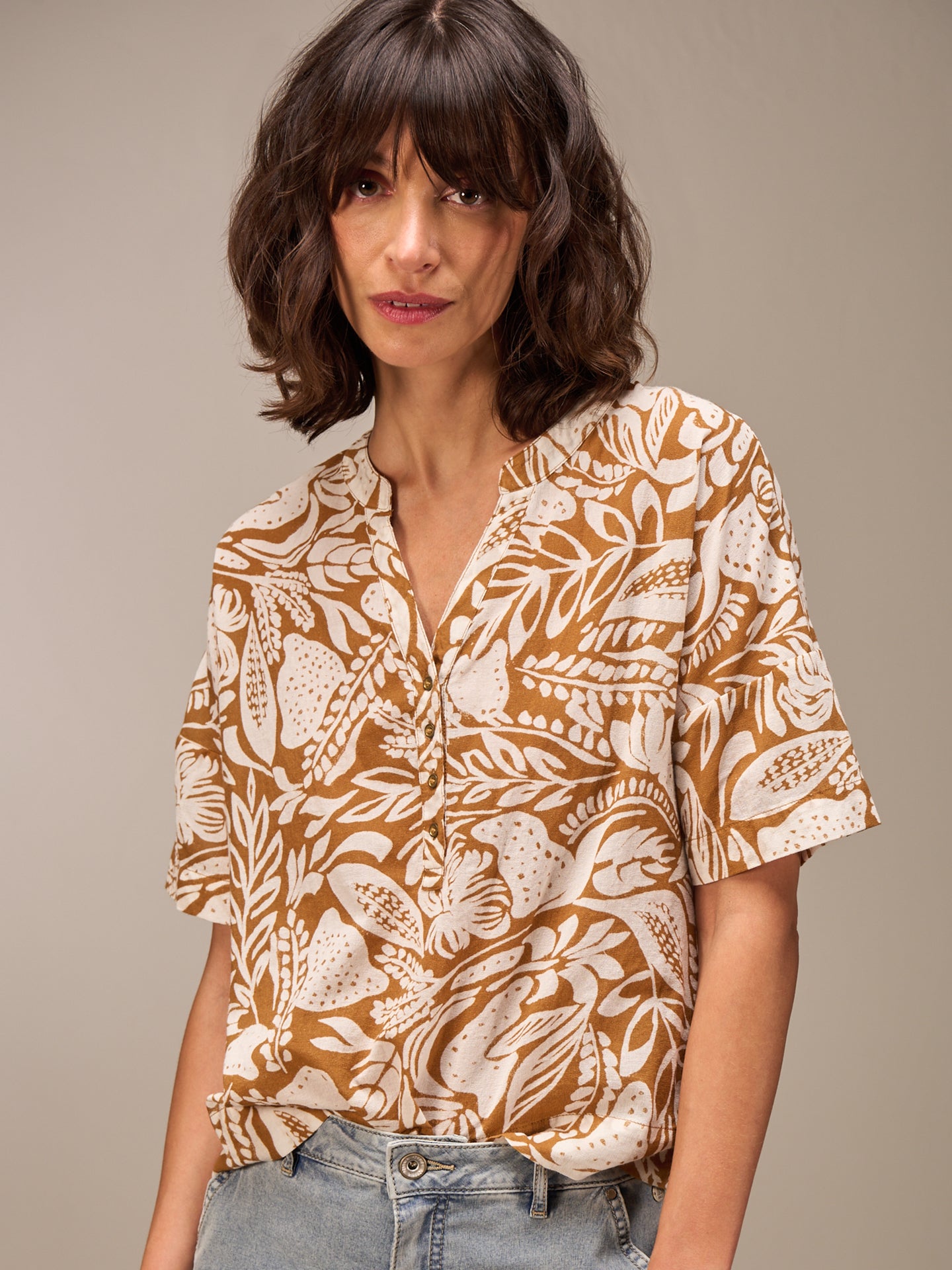 blouse avec col montant