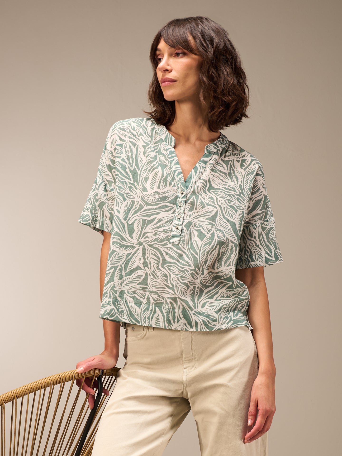 blouse avec col montant