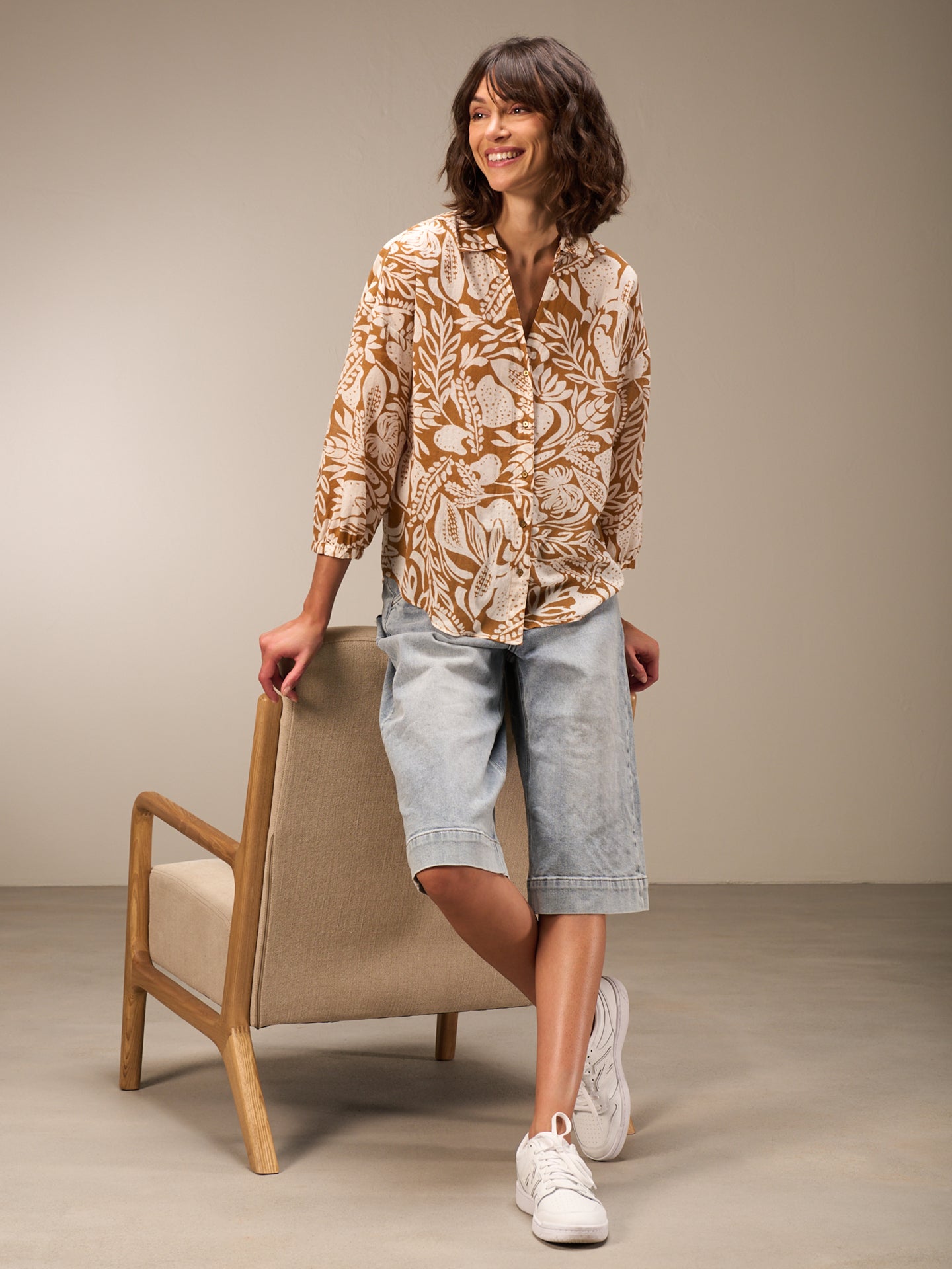 Blouse with button placket