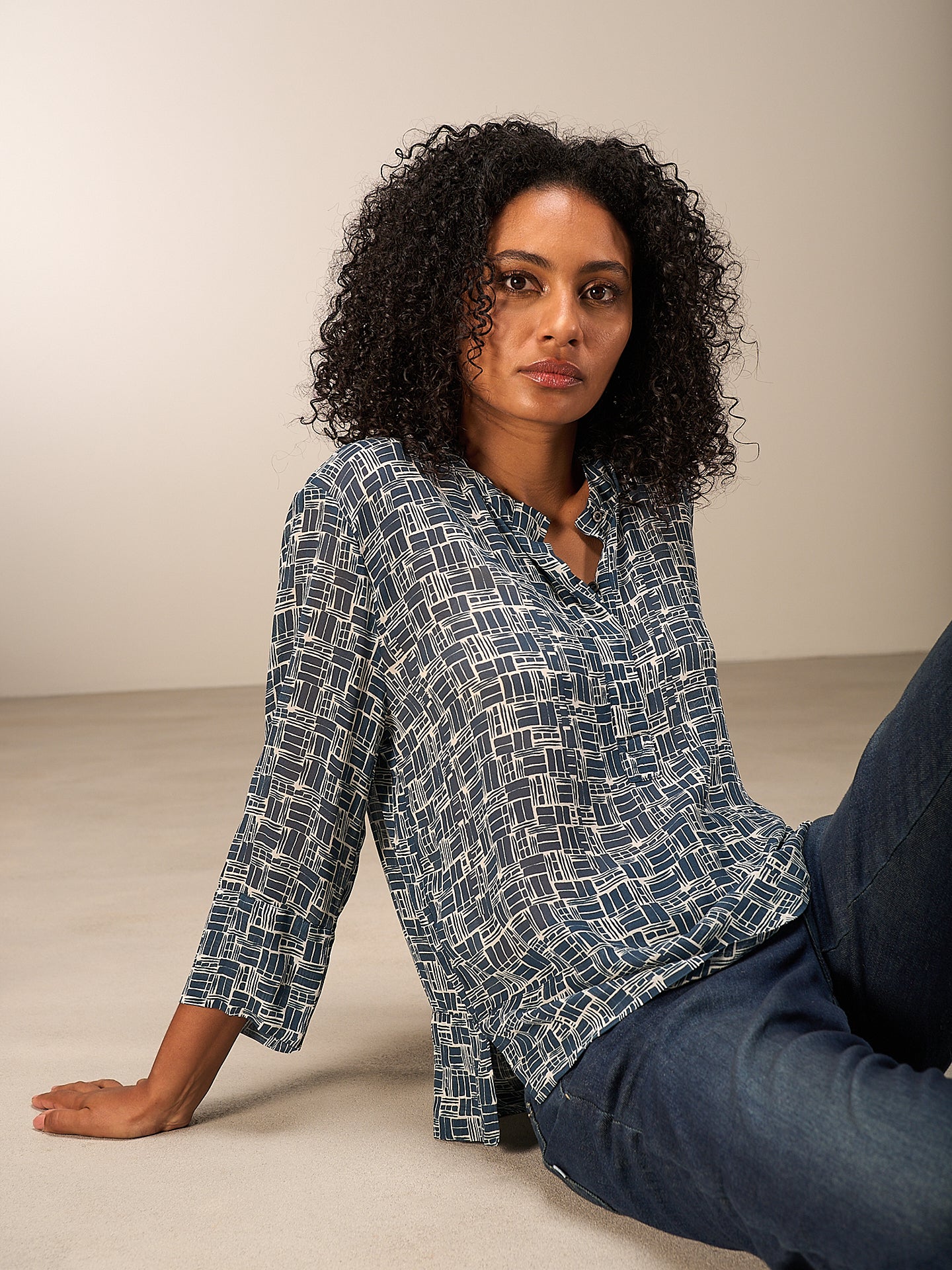 3/4-sleeved blouse