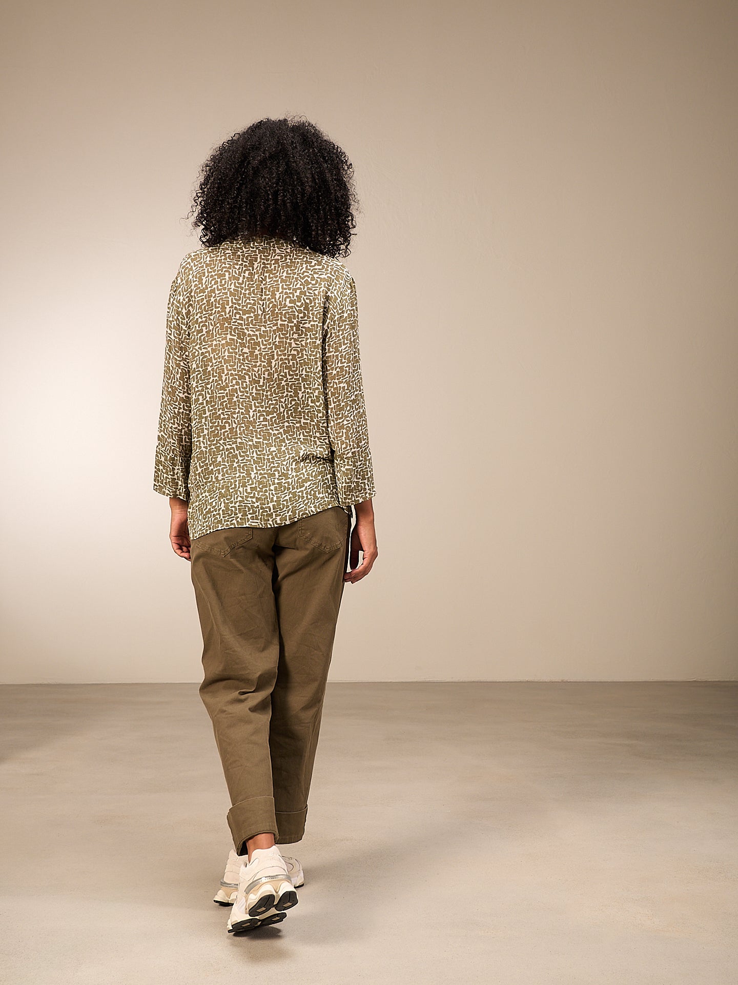3/4-sleeved blouse