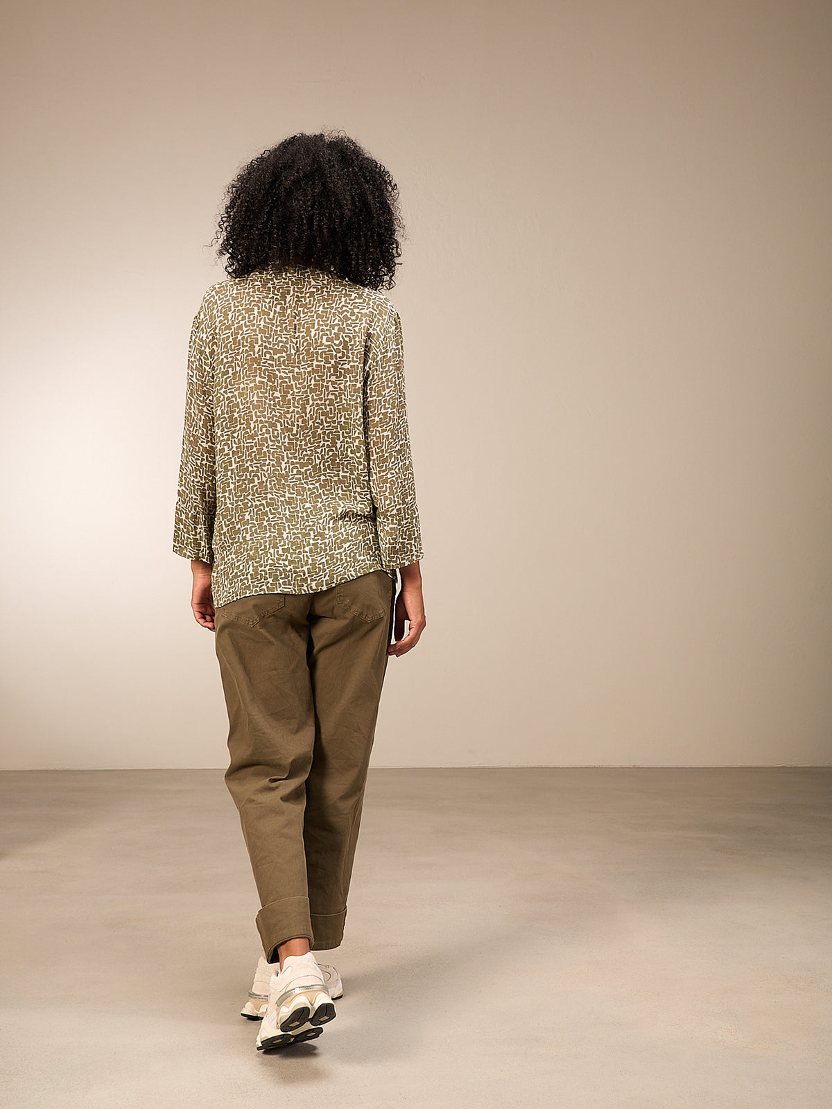 3/4-sleeved blouse