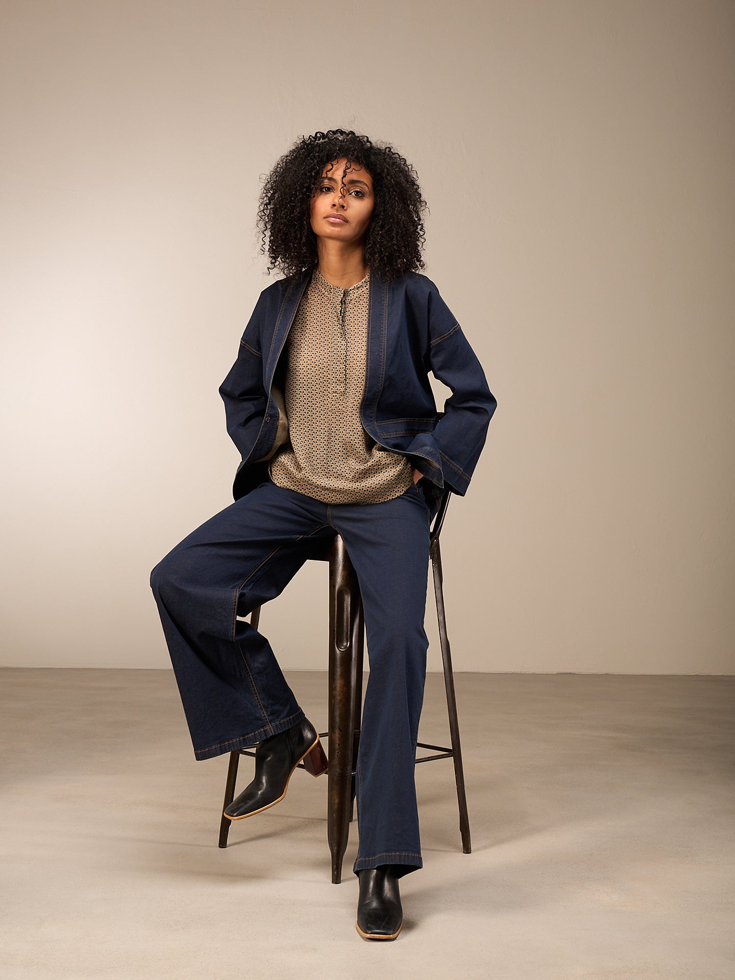 3/4-sleeved blouse