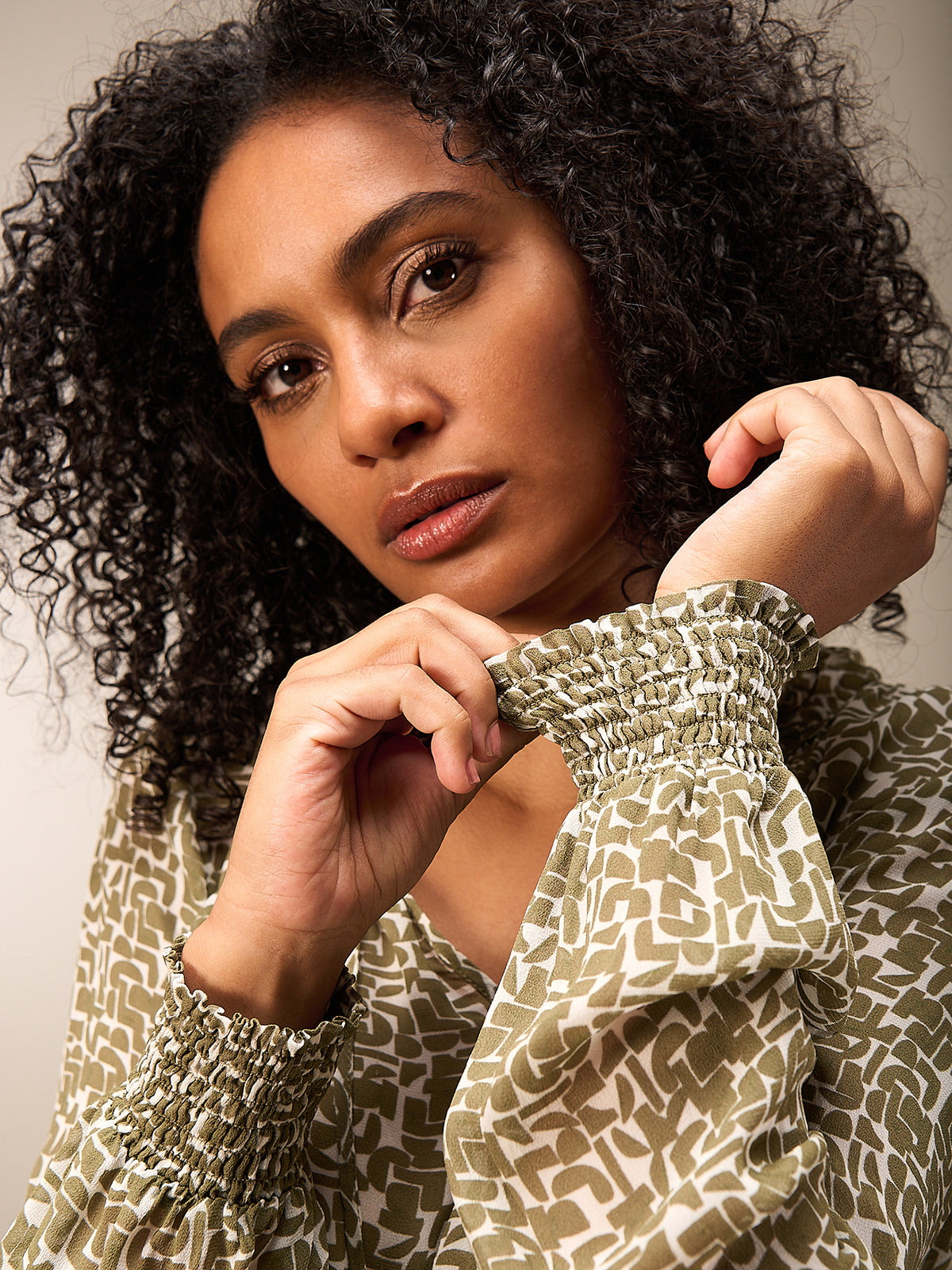 blouse avec détails à volants