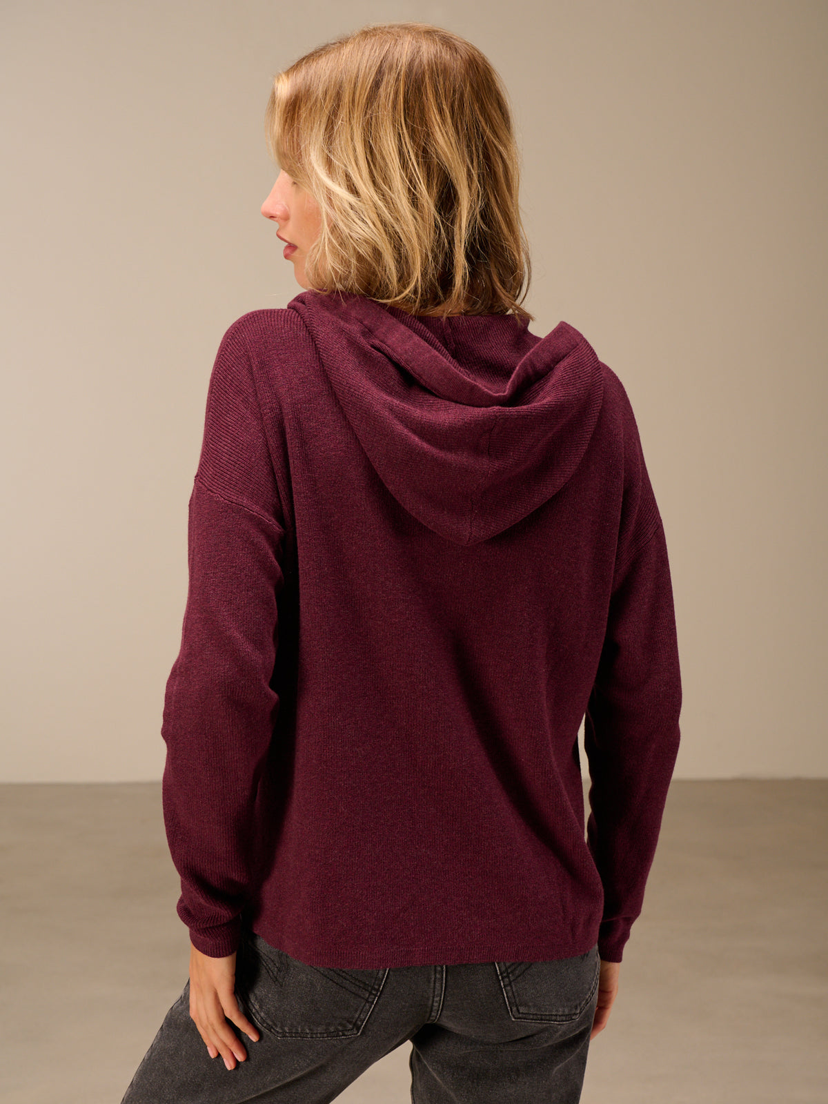 Maglione con cappuccio