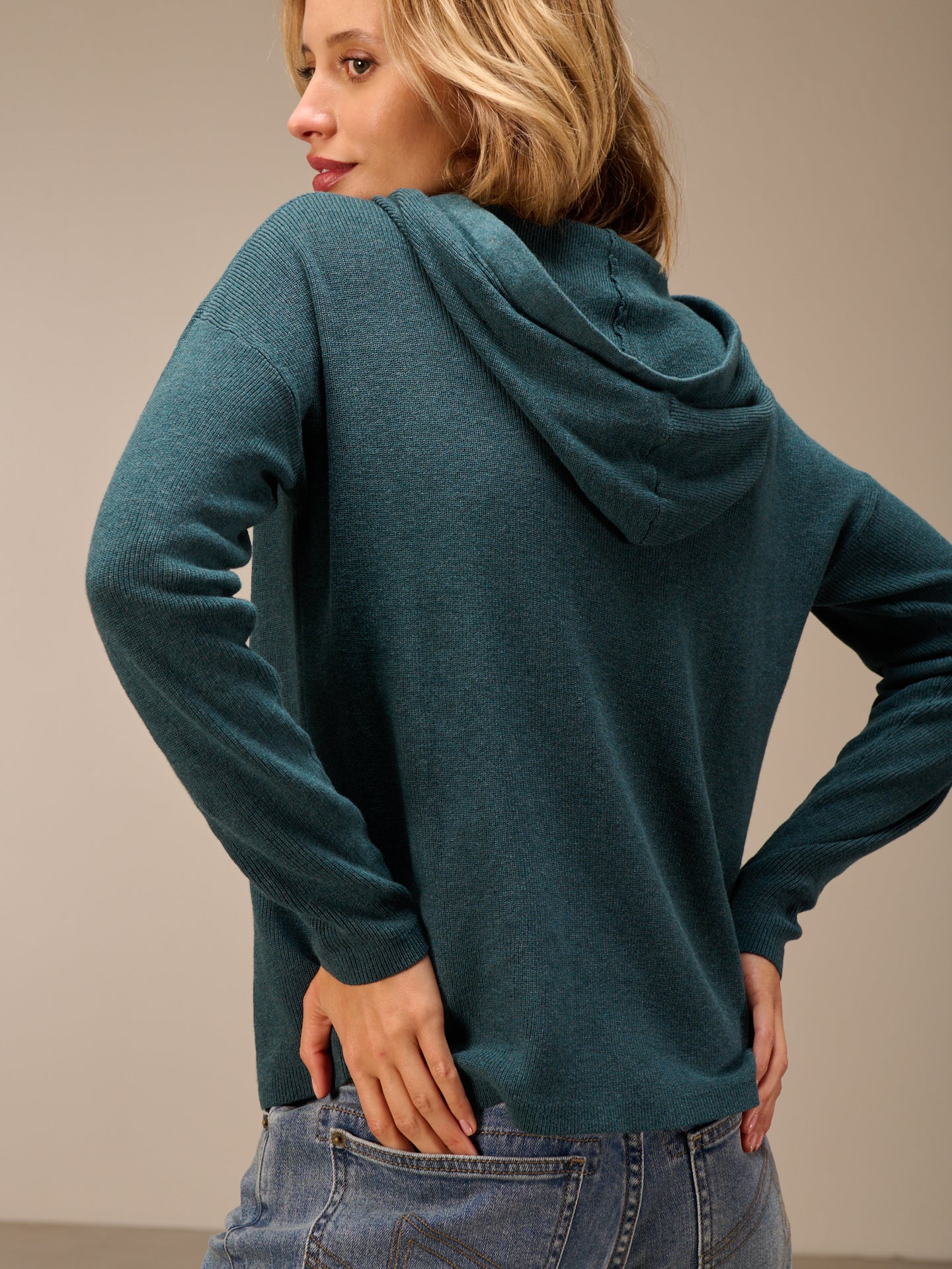 Maglione con cappuccio