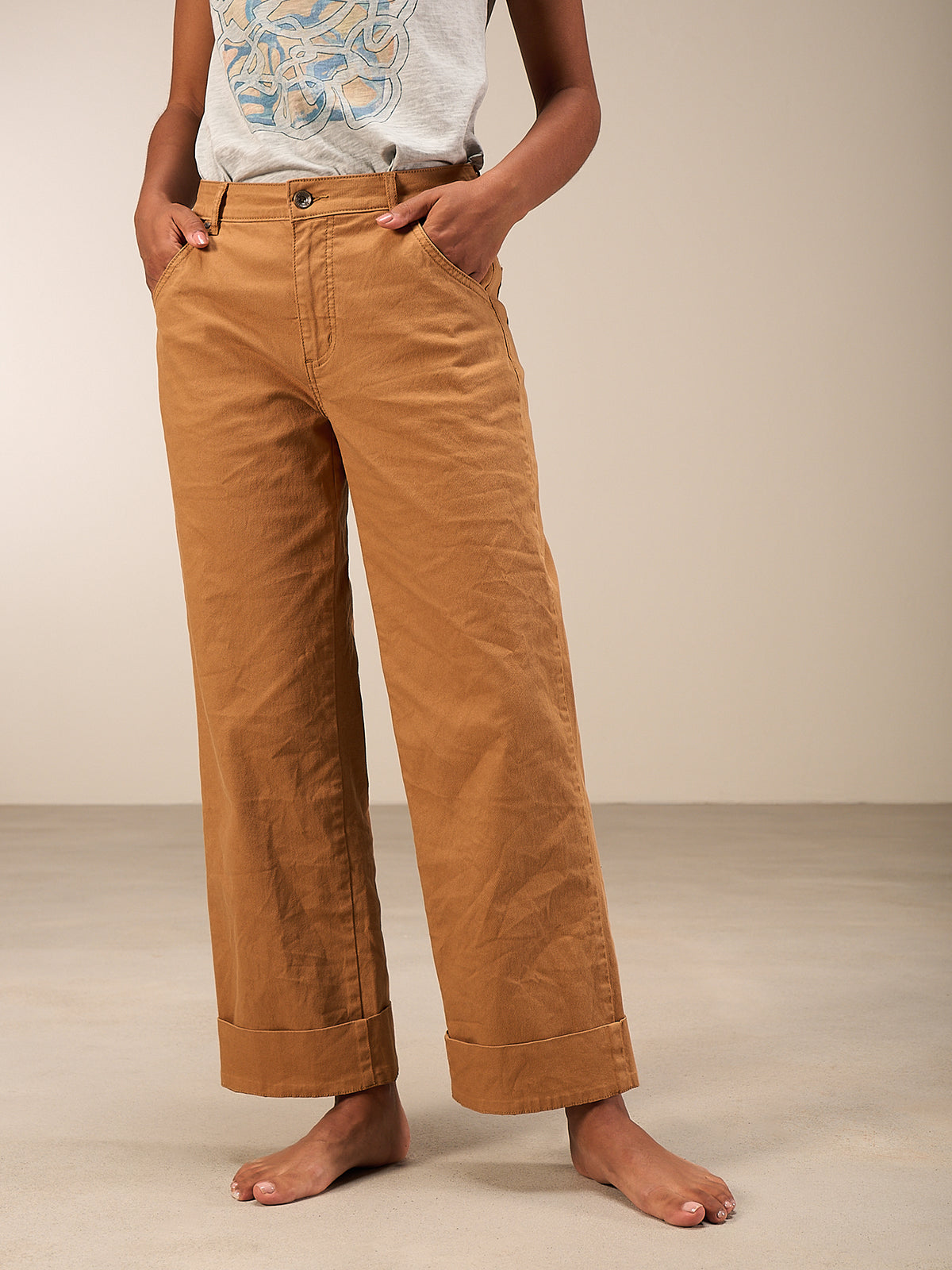 Straight-leg trousers