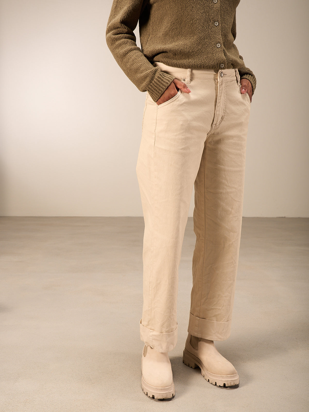 Straight-leg trousers