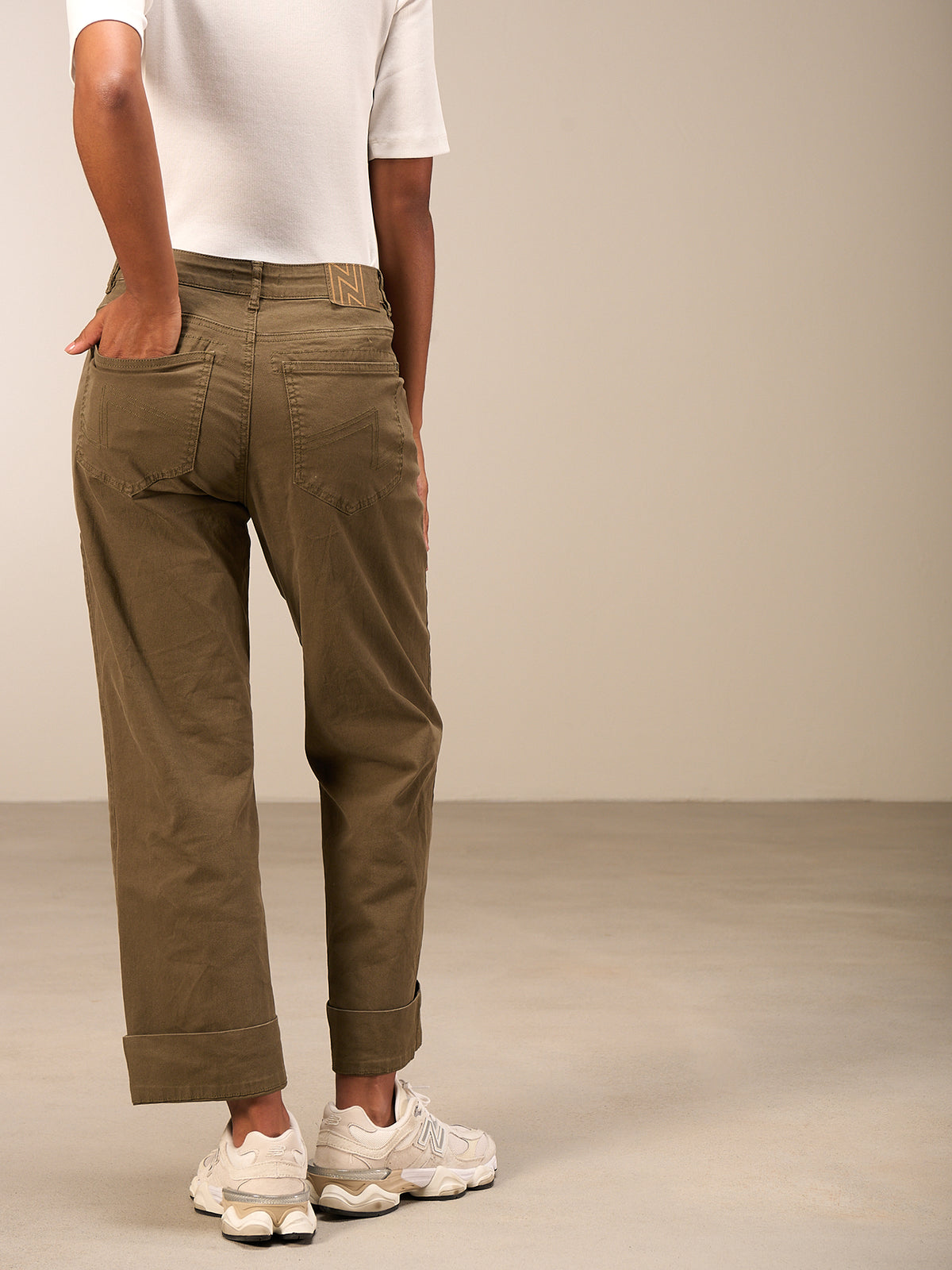 Straight-leg trousers