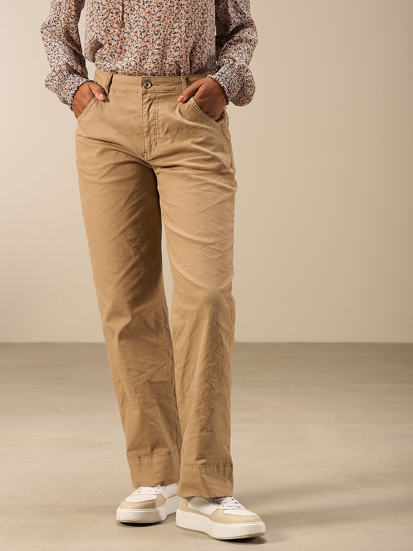 Pantaloni dritti