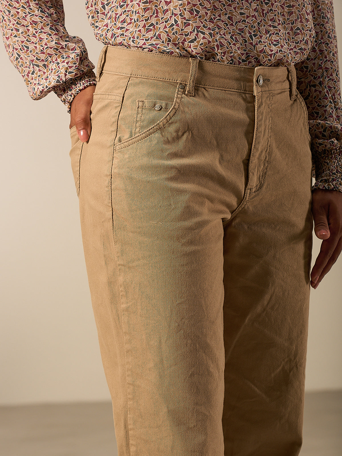 Straight-leg trousers