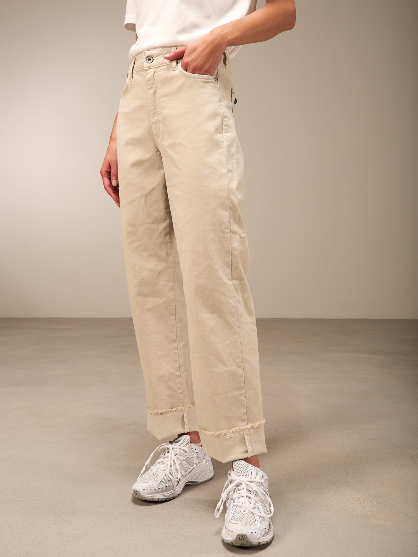Straight-leg trousers
