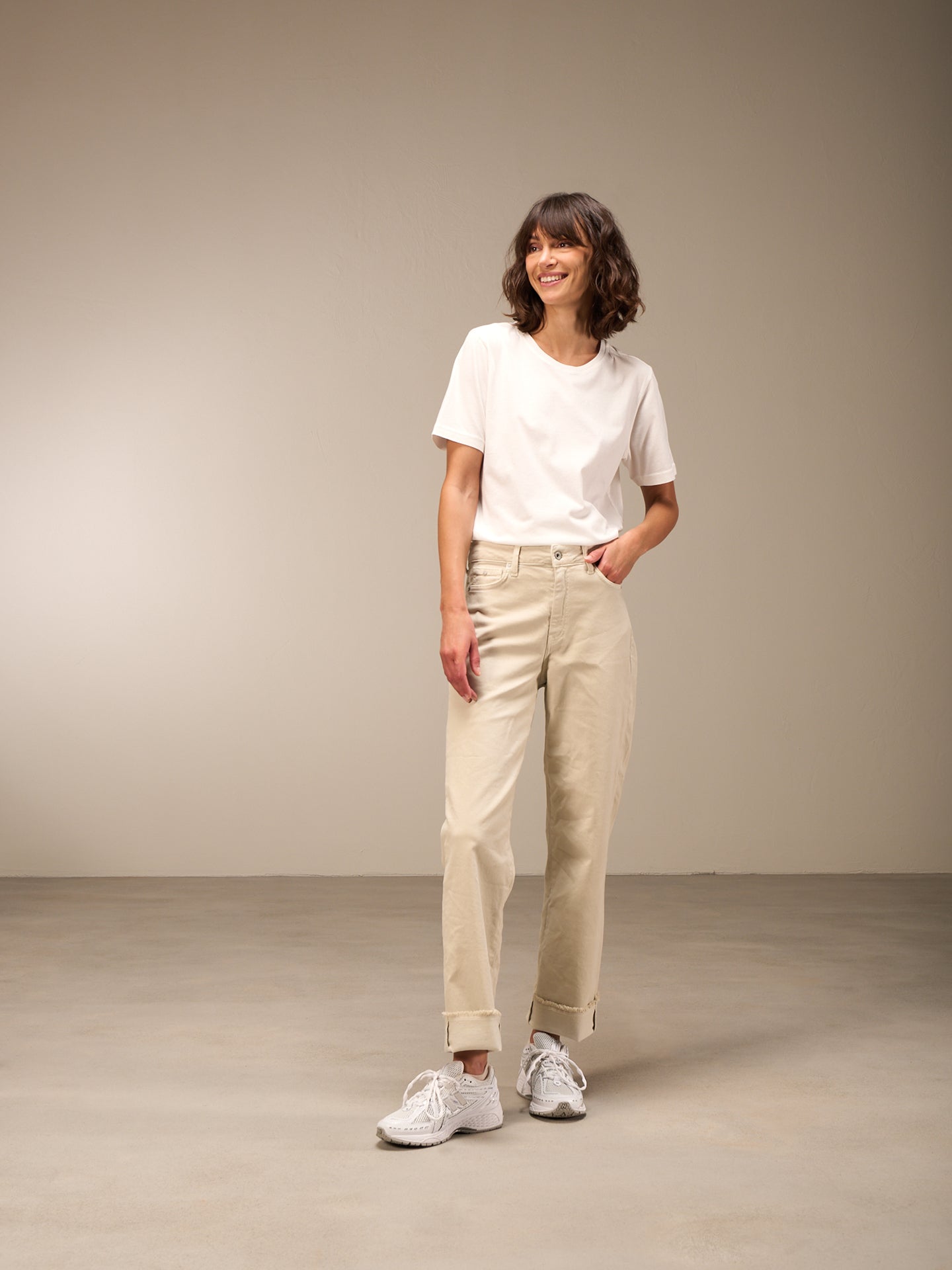 Straight-leg trousers