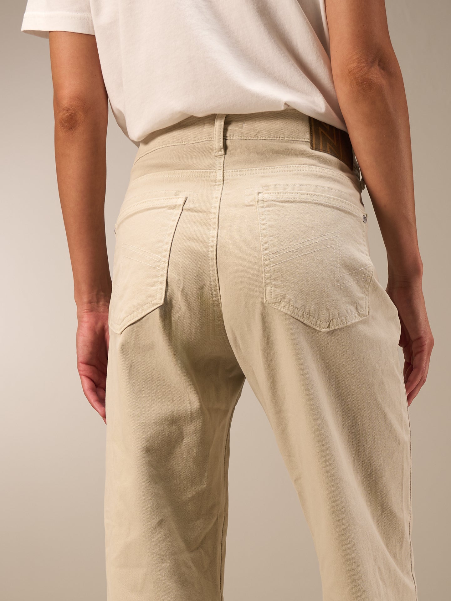 Straight-leg trousers