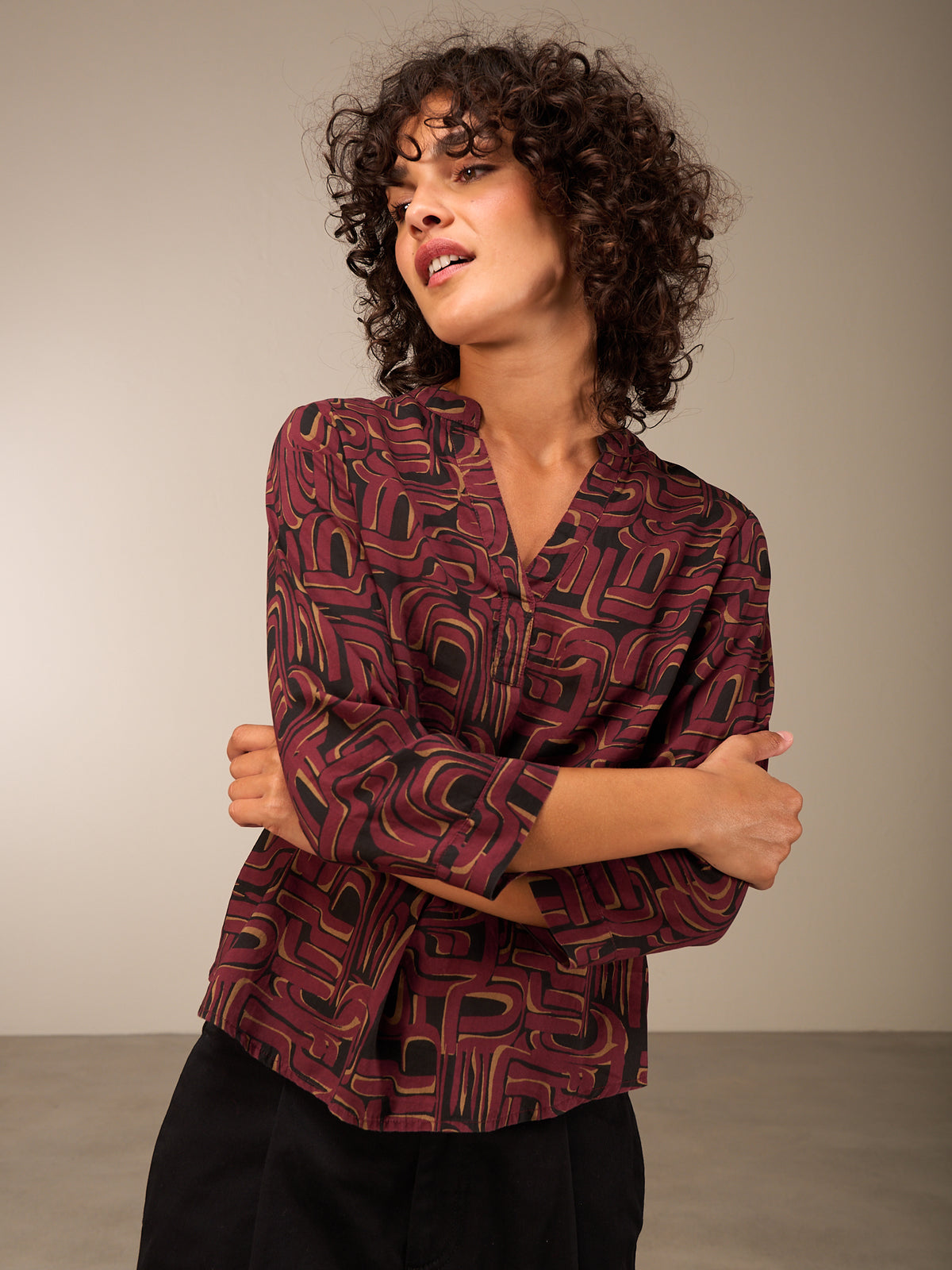 blouse avec col montant