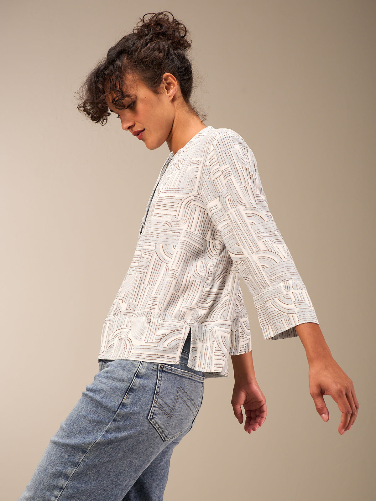 3/4-sleeved blouse