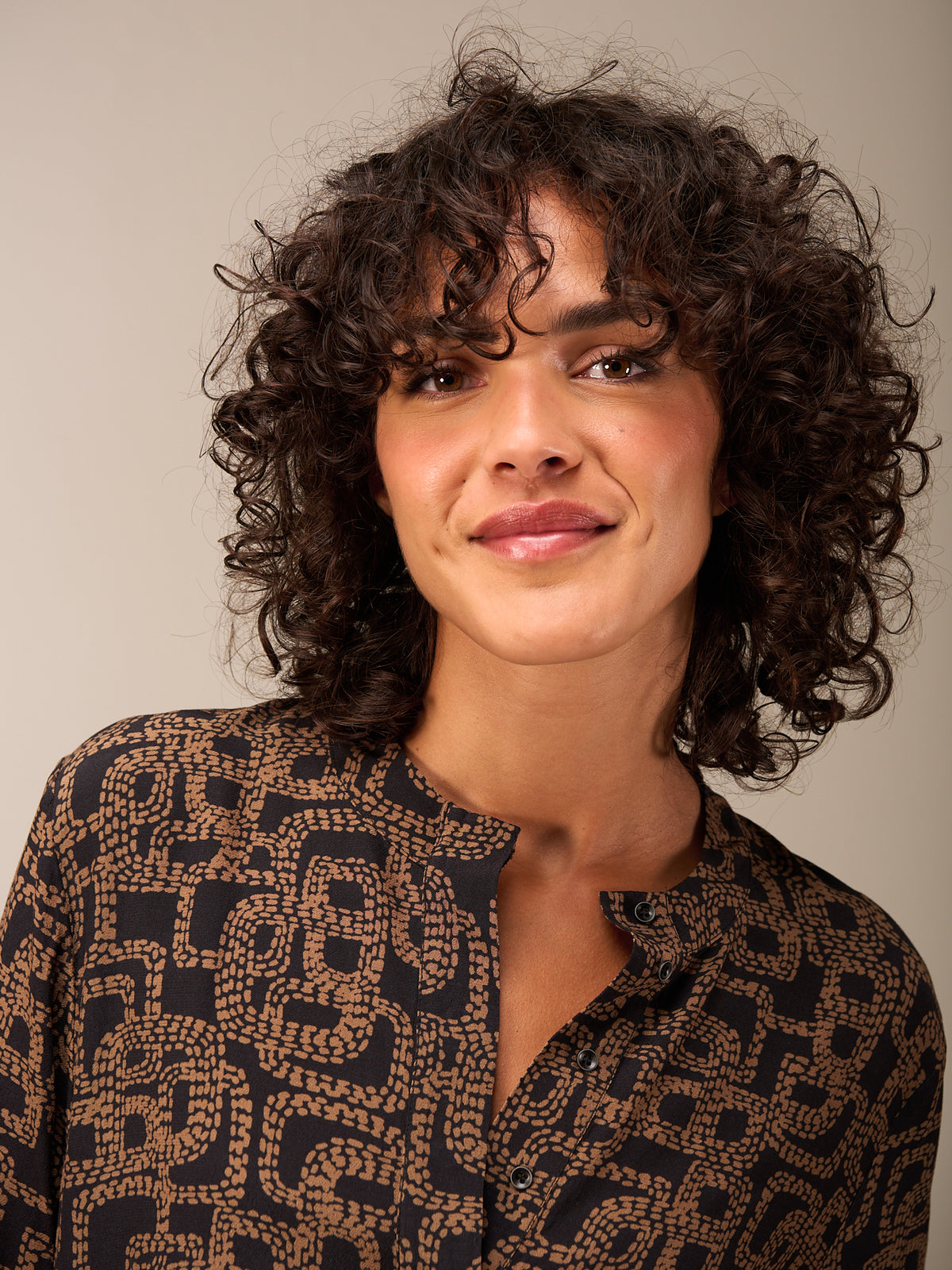3/4-sleeved blouse