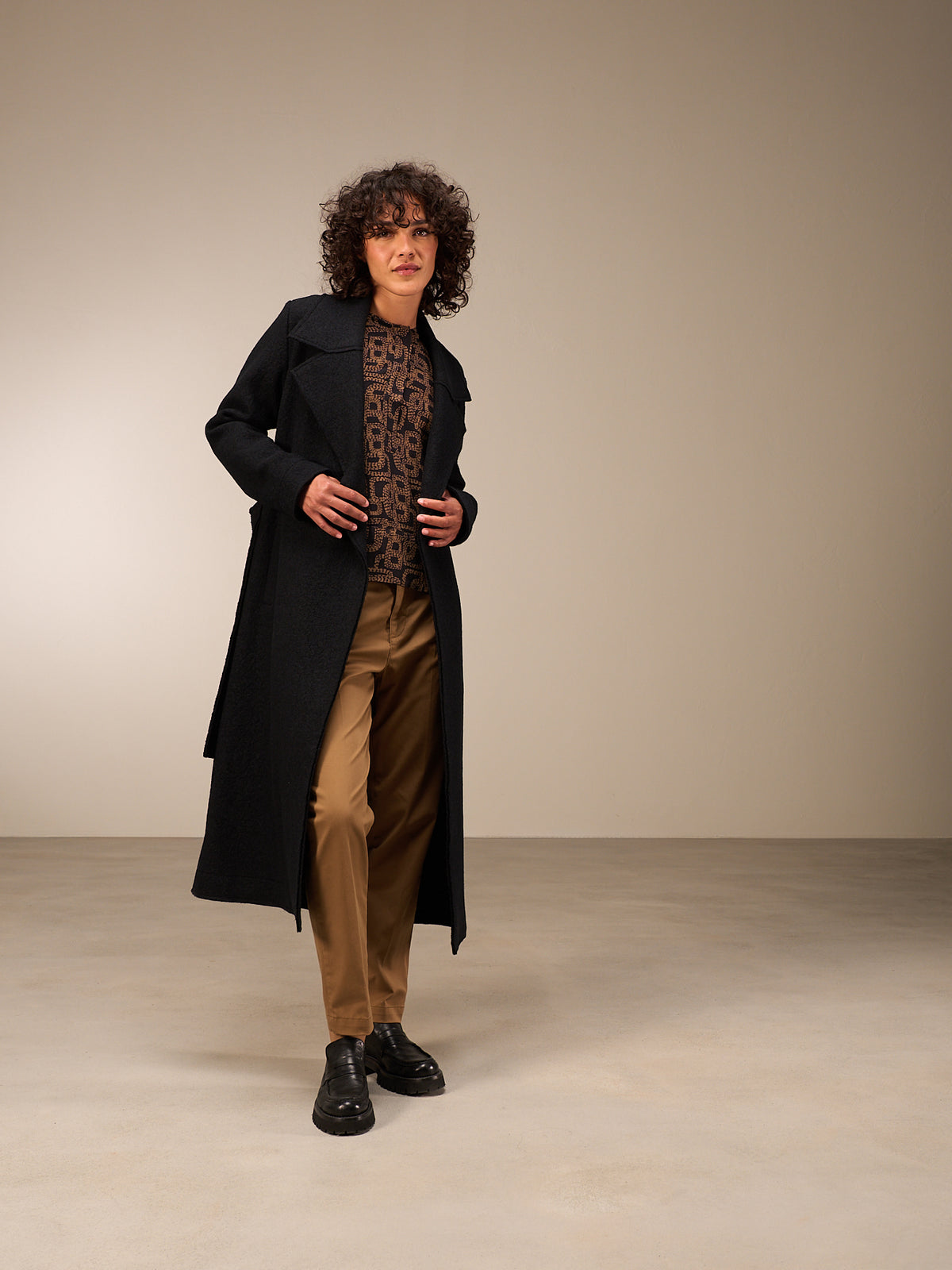 3/4-sleeved blouse
