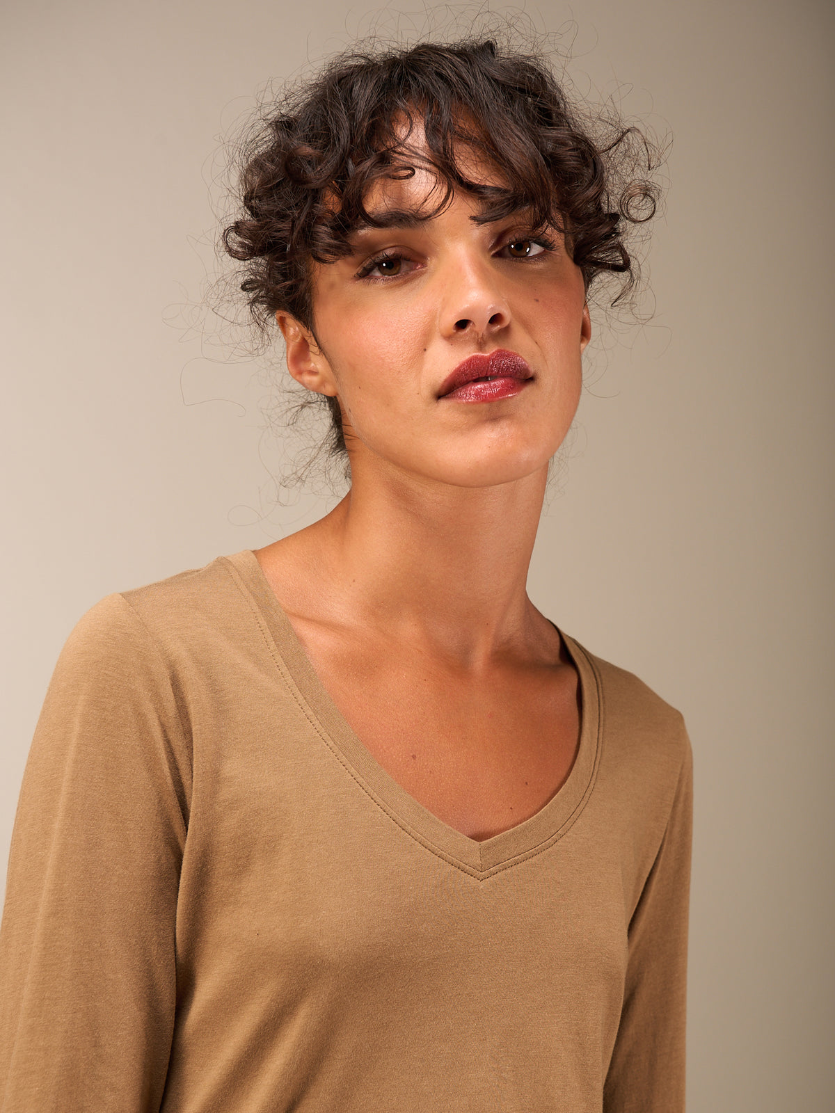 T-shirt avec col en V