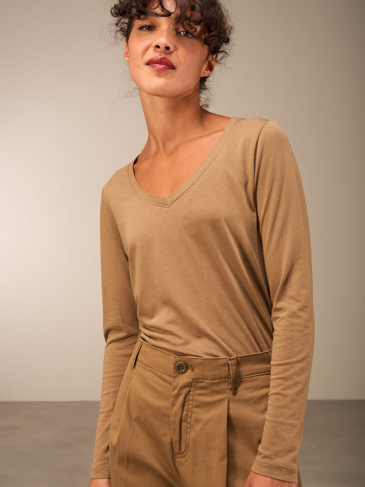 T-shirt avec col en V