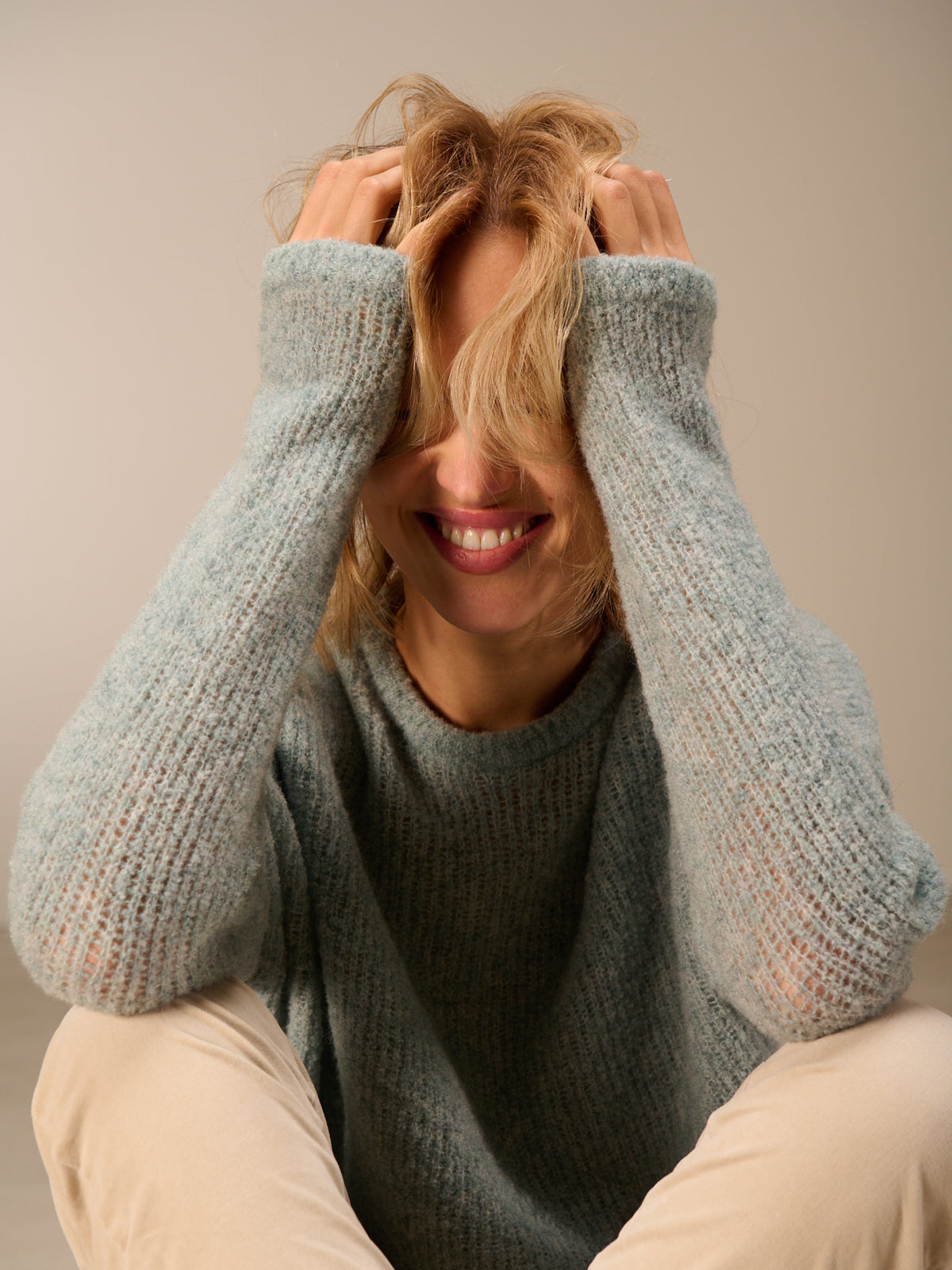 Knitted sweater with wool
