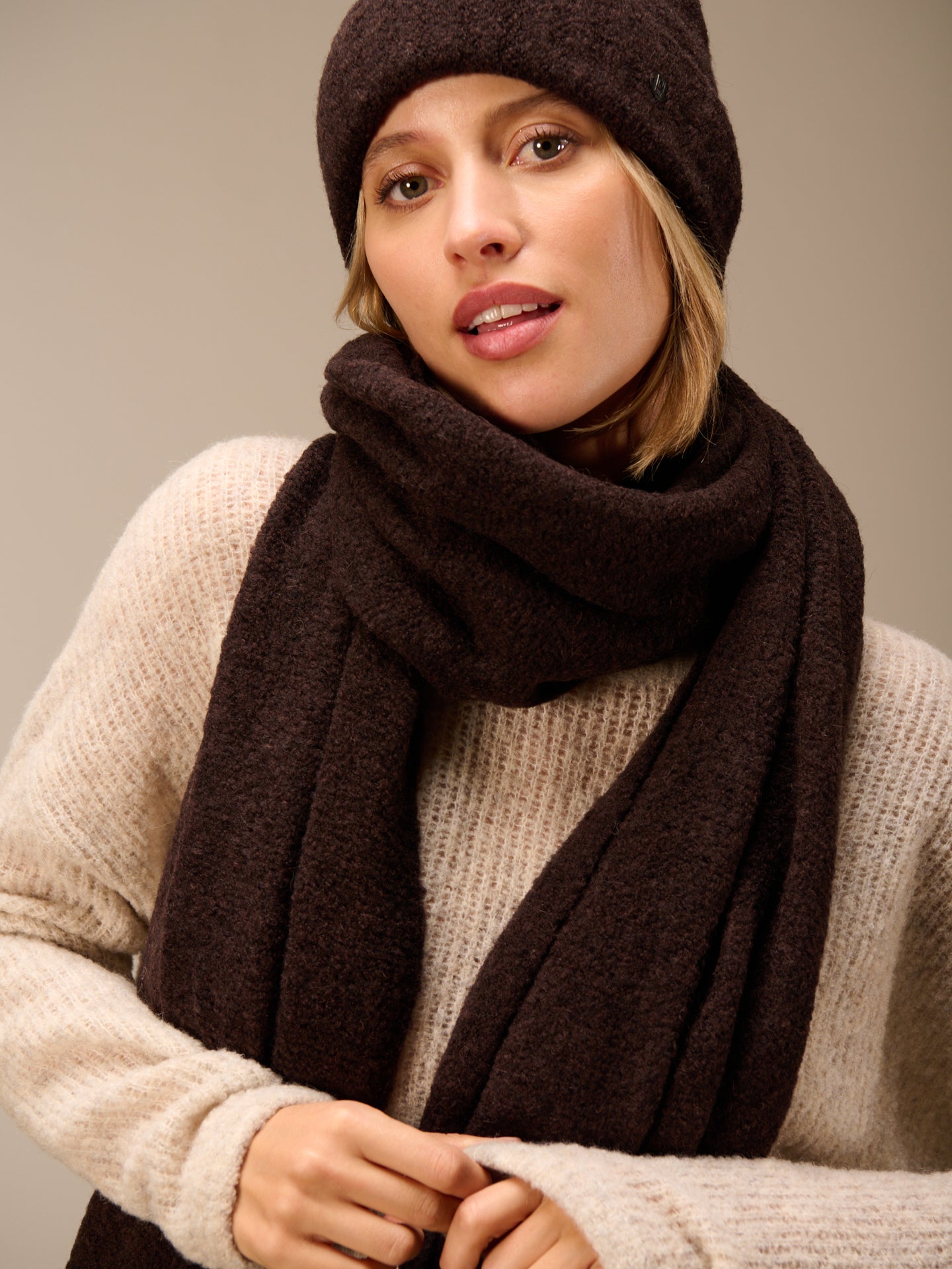 Wool scarf