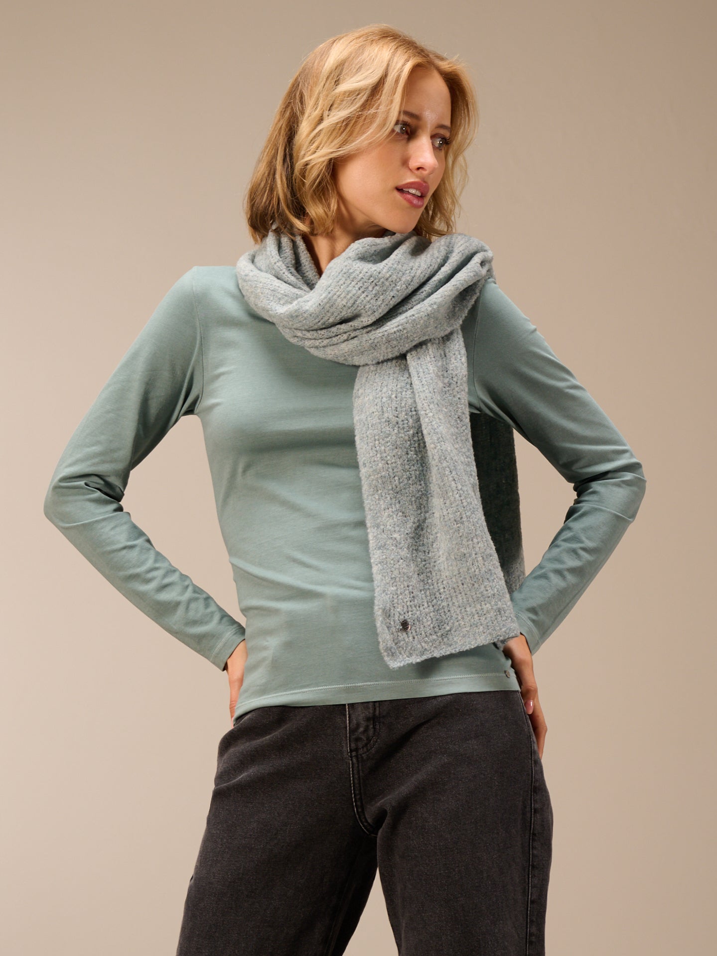 Wool scarf