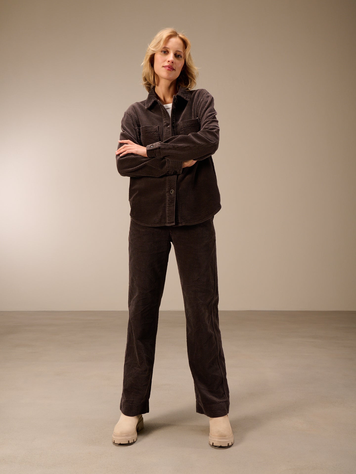 Straight-leg trousers