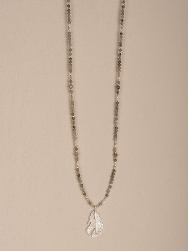 collier avec pendentif