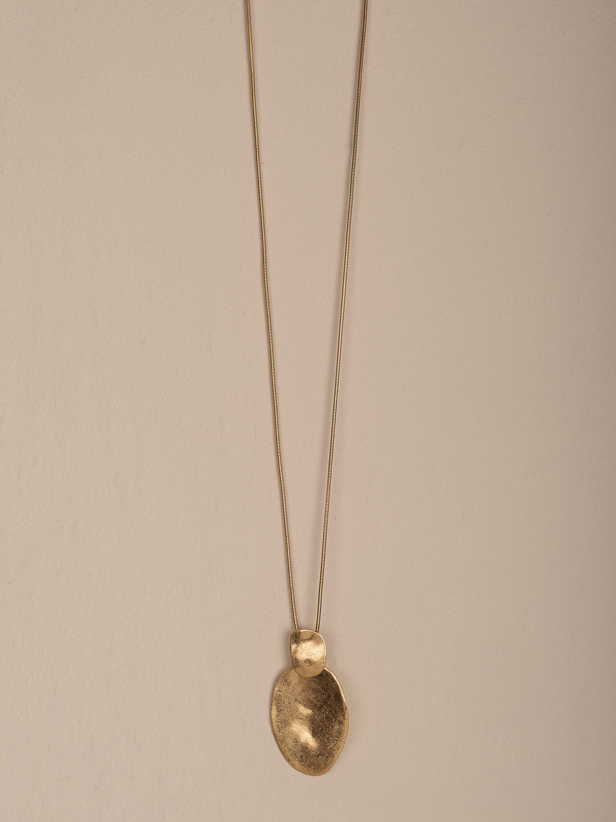 collier avec pendentif
