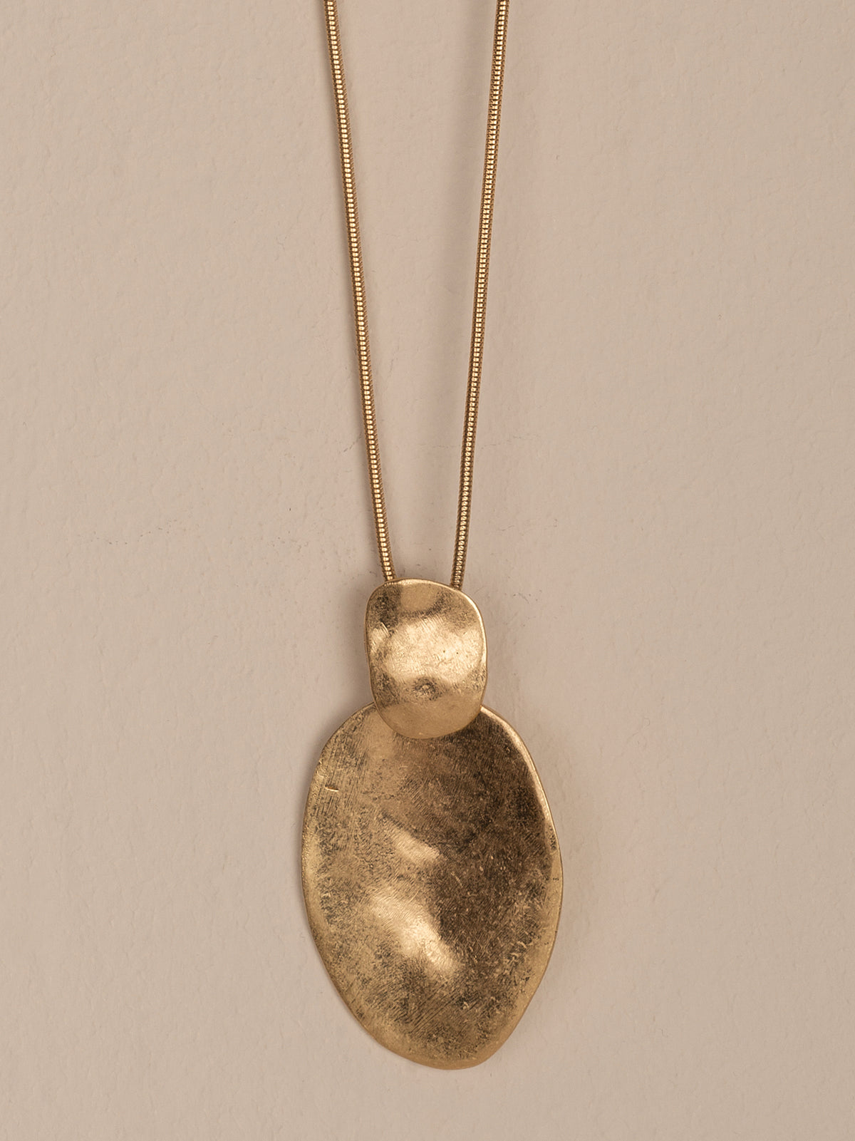 collier avec pendentif