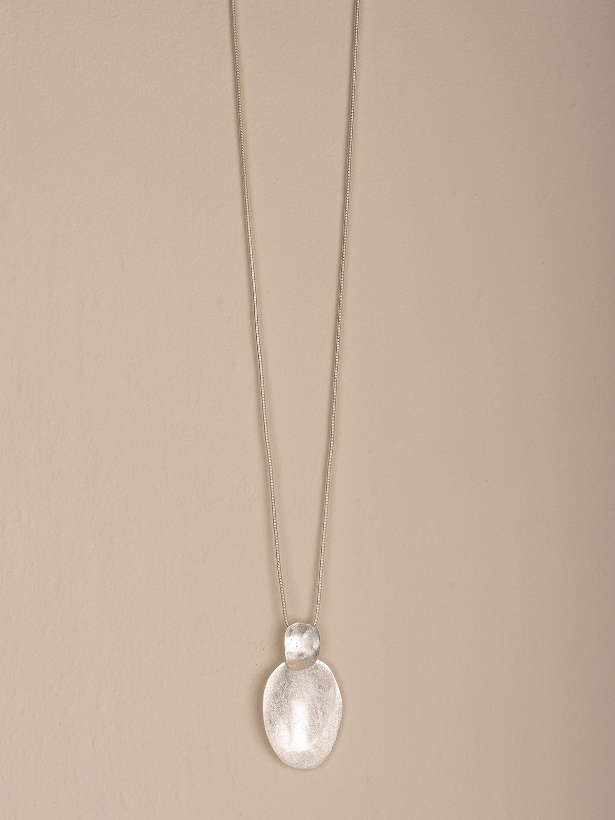 collier avec pendentif