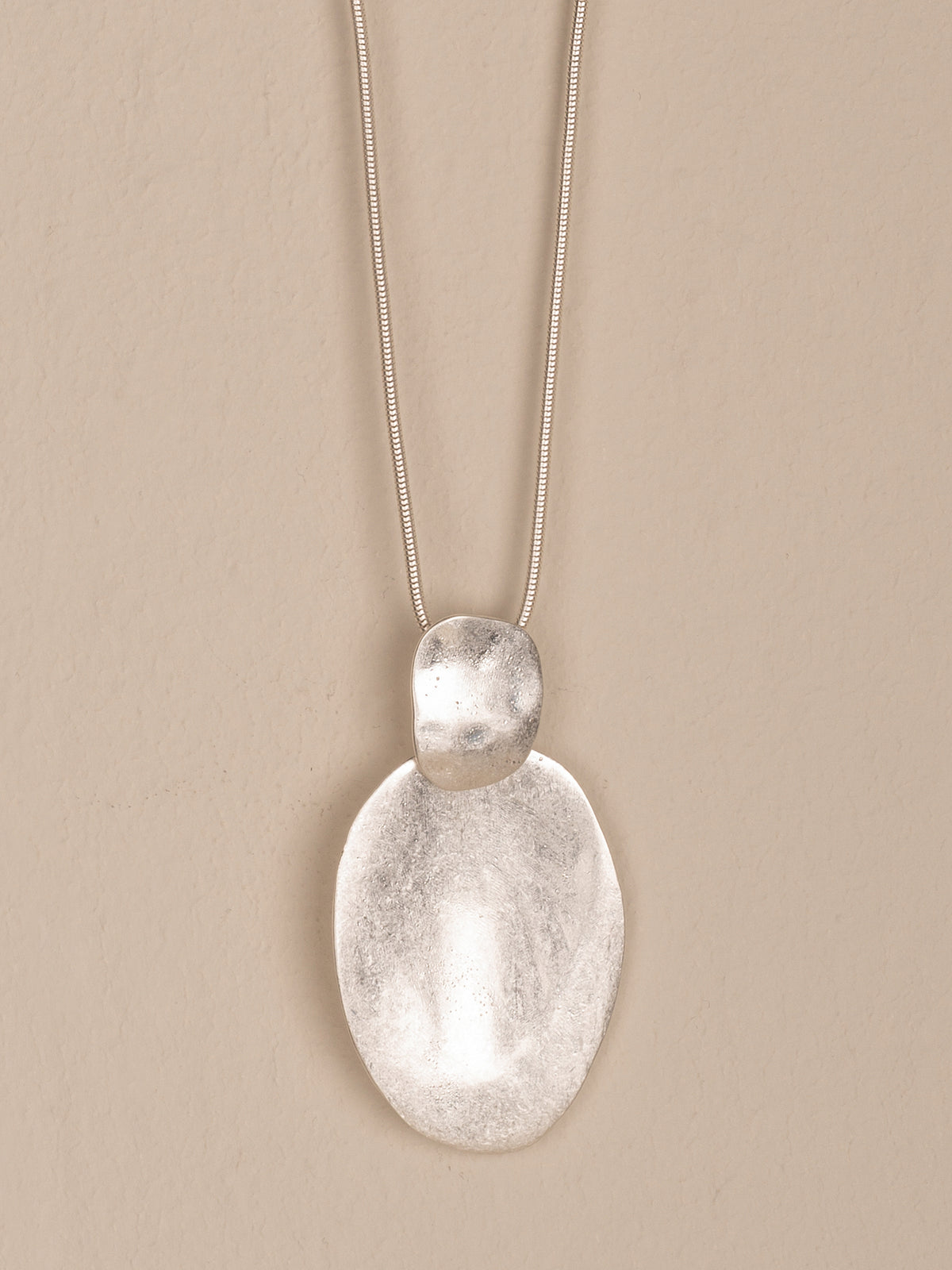 collier avec pendentif