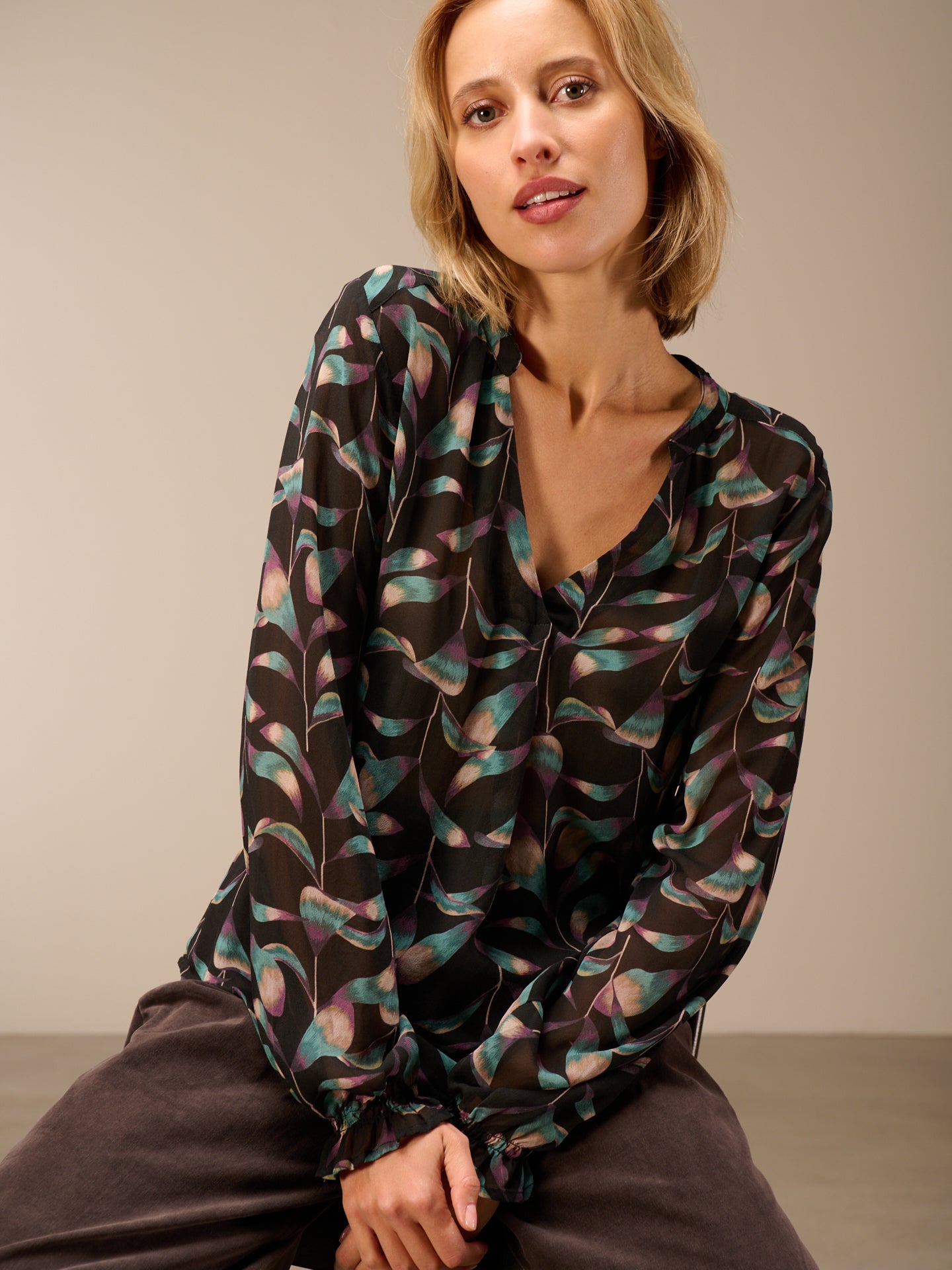 Bluse mit V-Ausschnitt