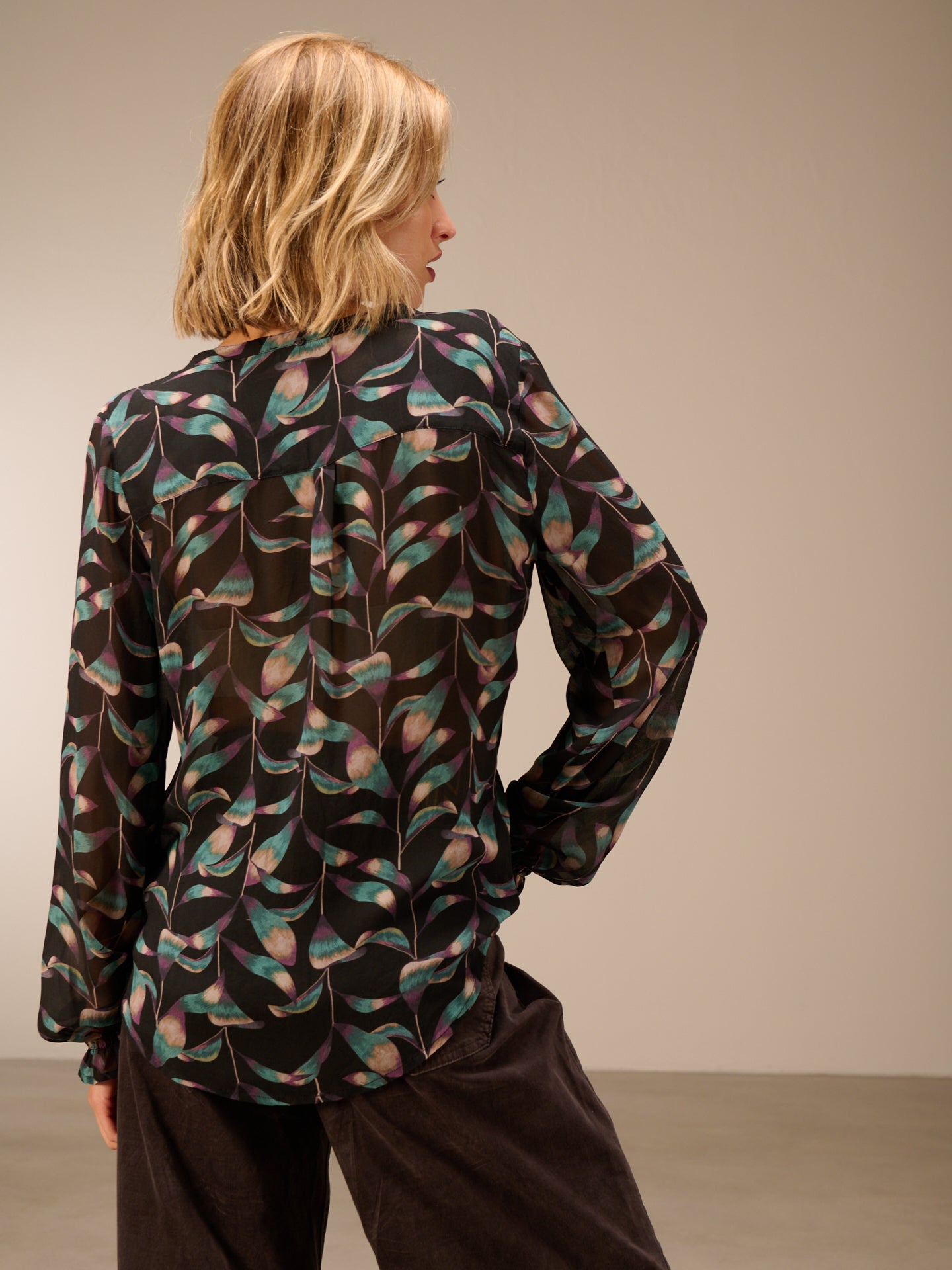 Bluse mit V-Ausschnitt