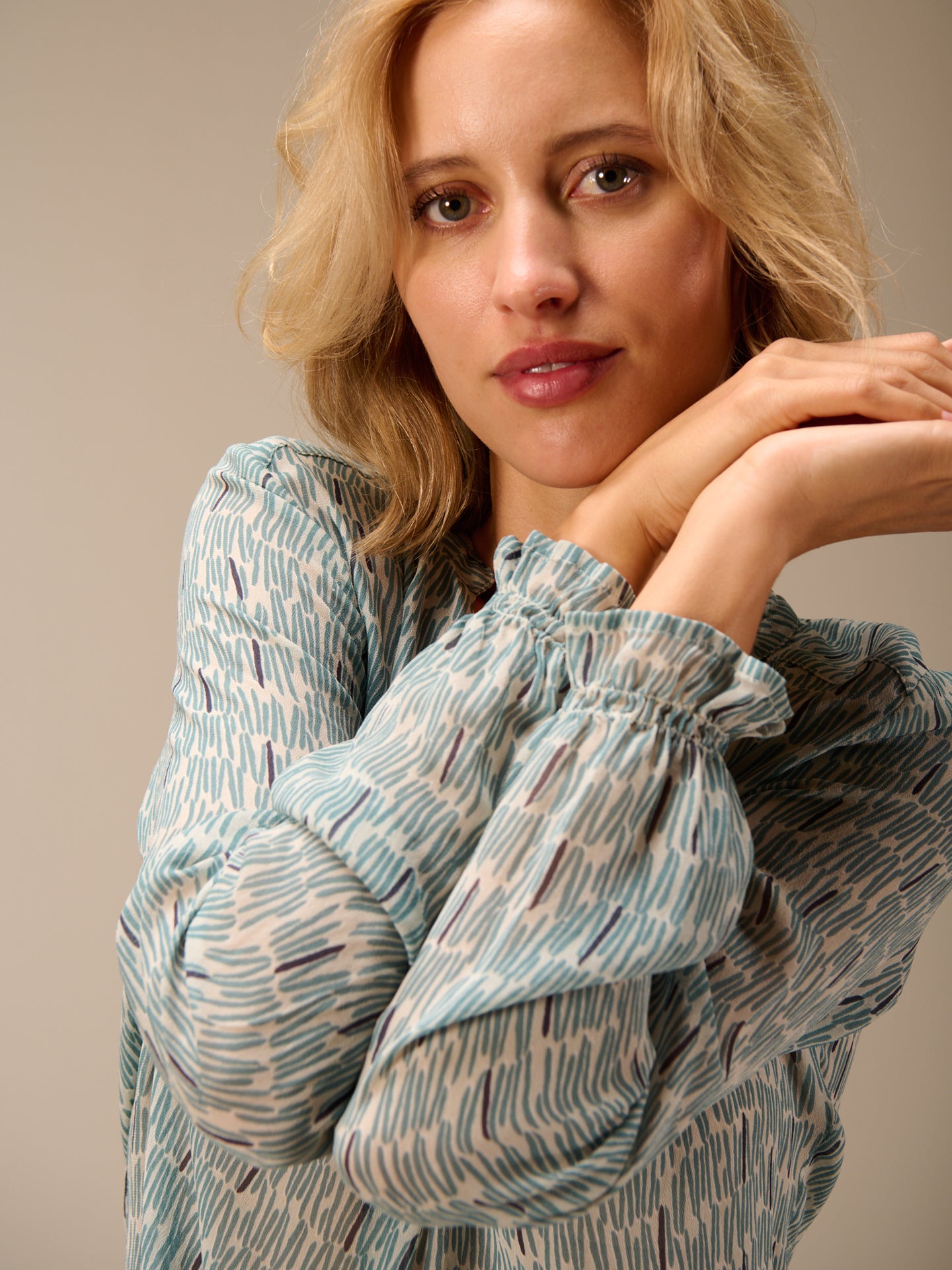 Bluse mit V-Ausschnitt