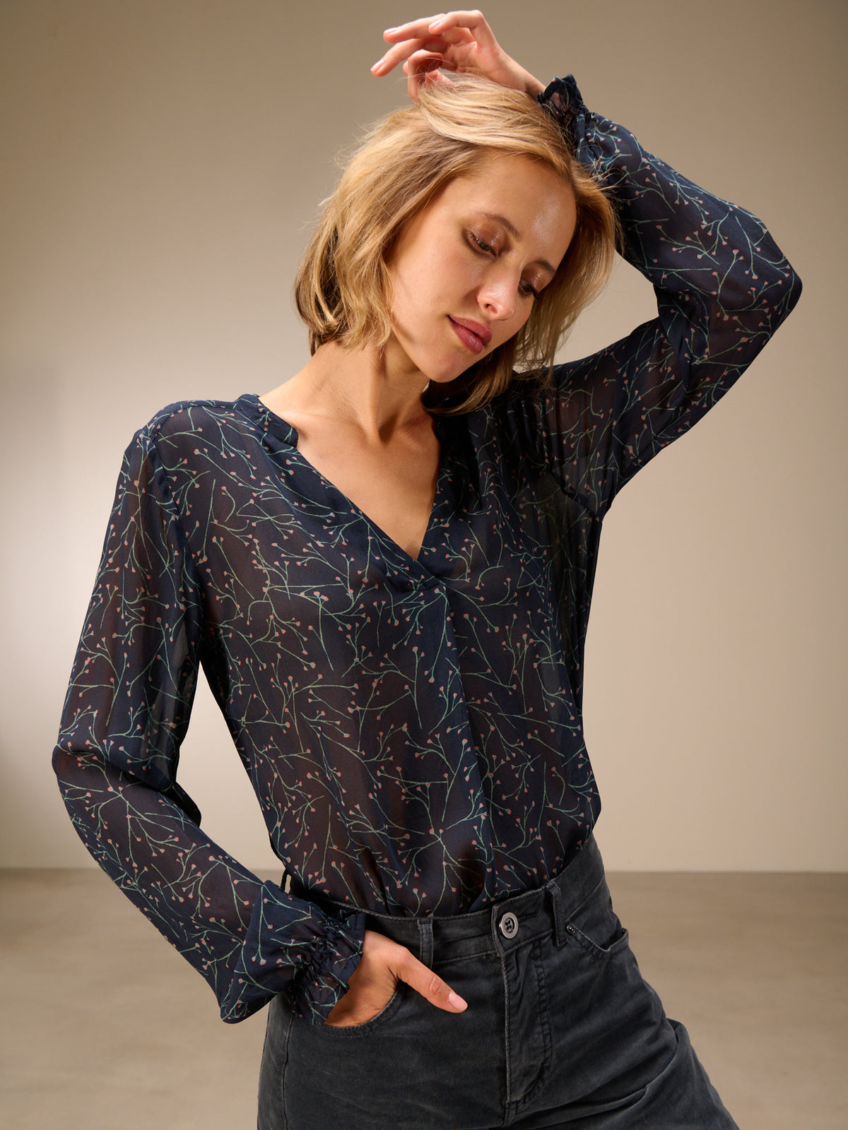 blouse avec col en V