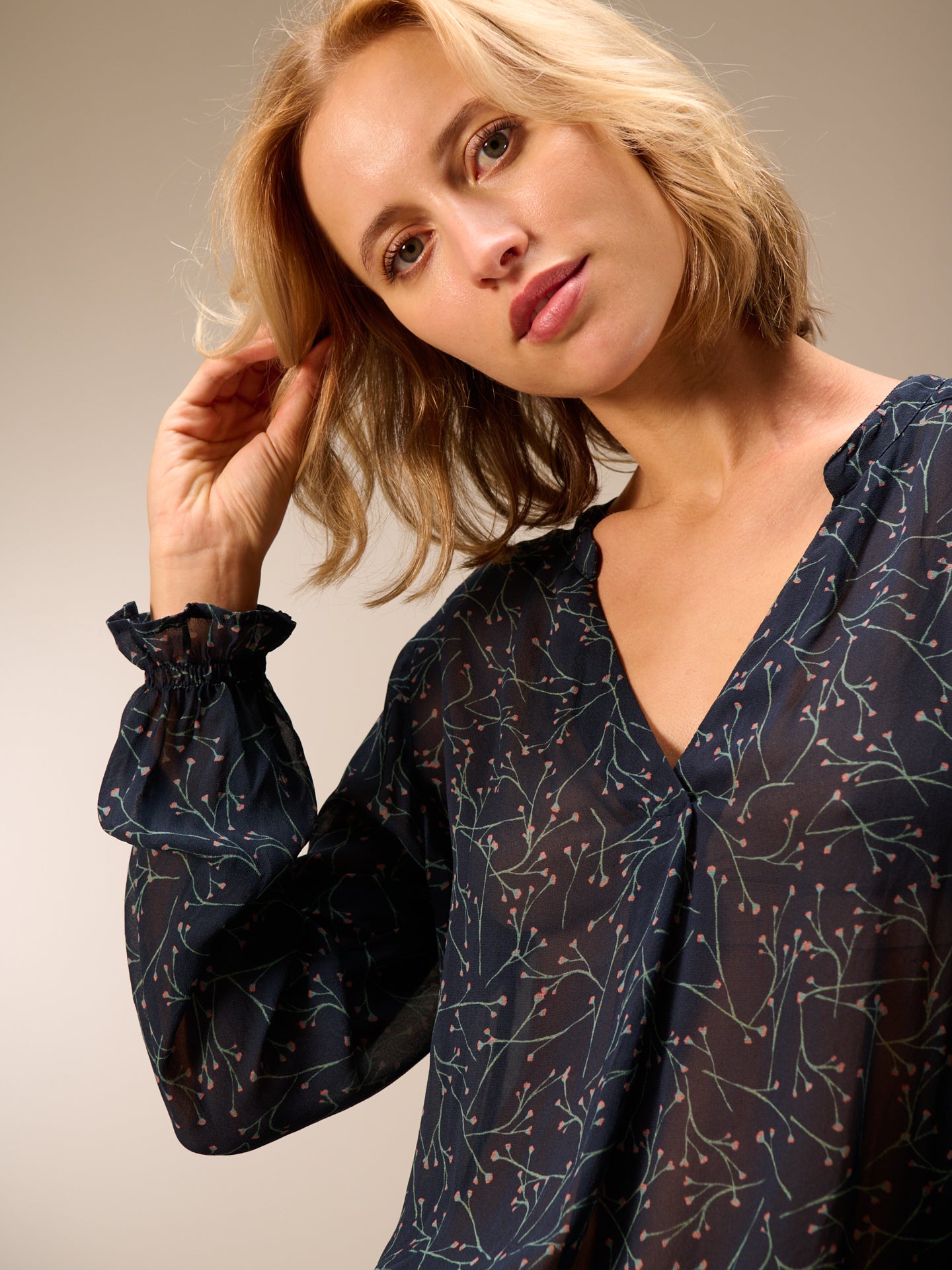 Bluse mit V-Ausschnitt