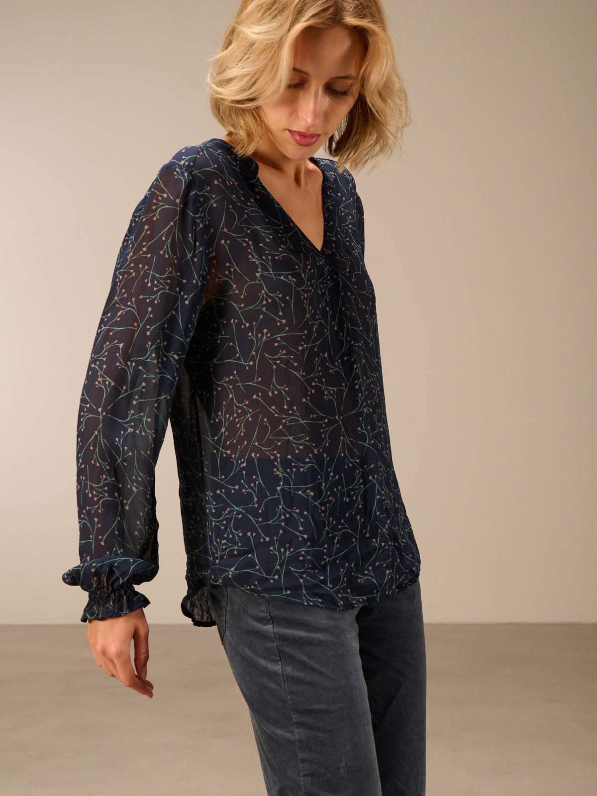 blouse avec col en V