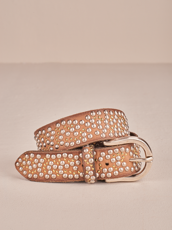ceinture cloutée