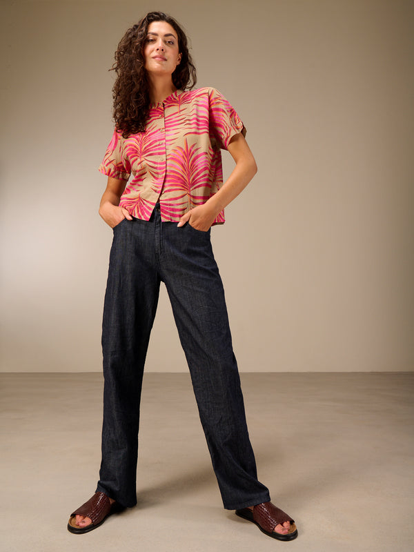 Straight-leg jeans